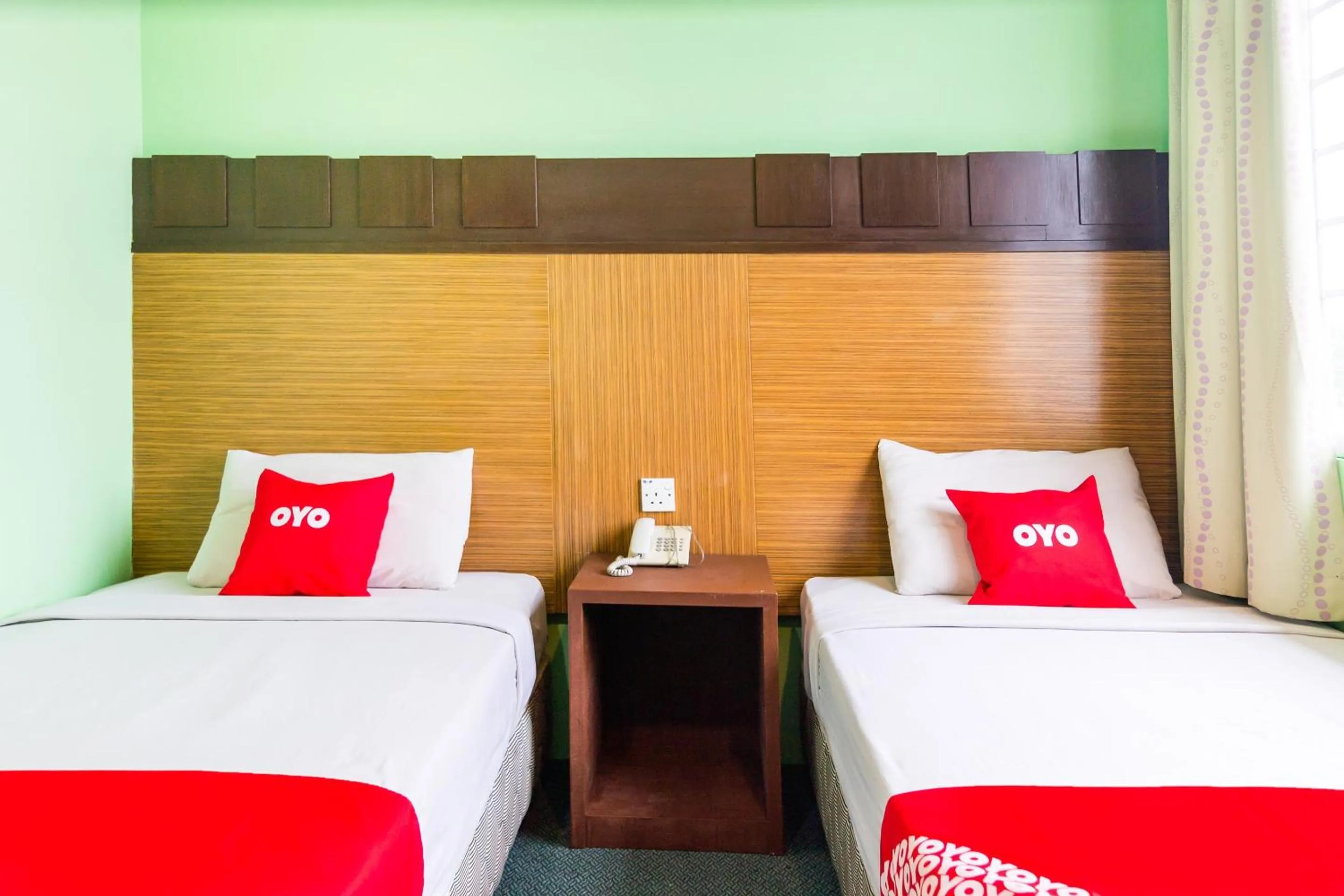 Bedroom, Bed in OYO 89408 Royal Hotel