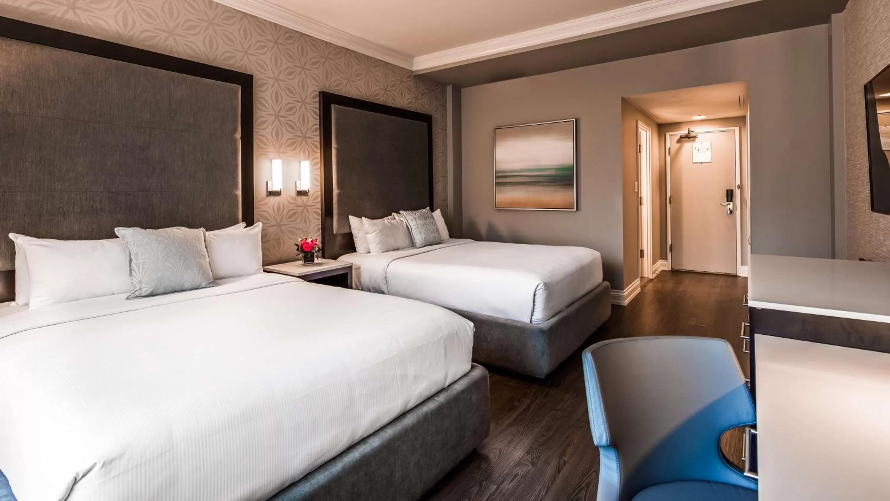 Photo of the whole room, Bed in Georgian Court Hotel, WorldHotels Elite