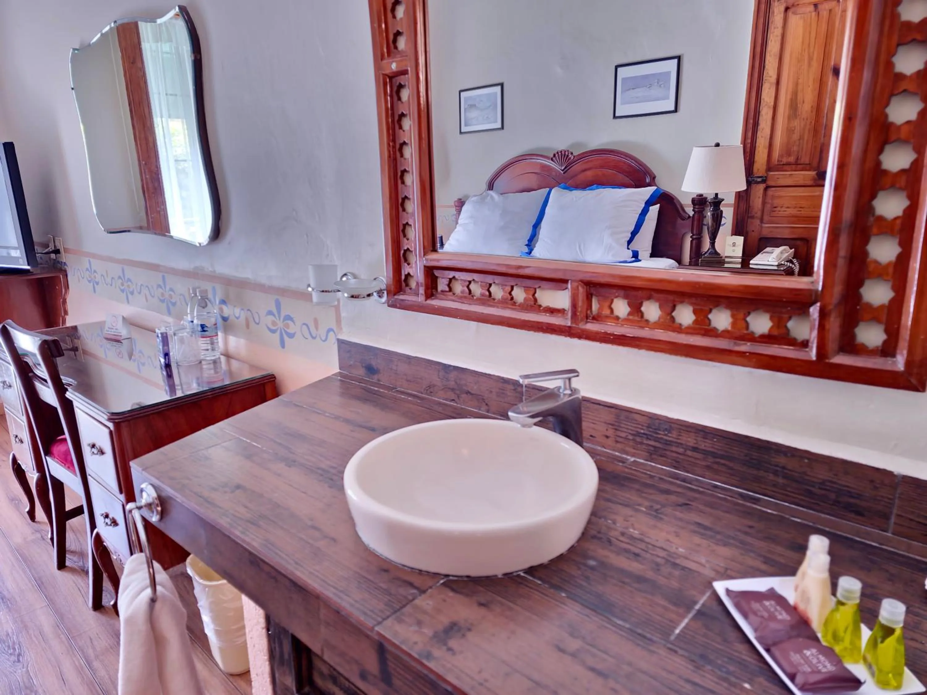 Decorative detail in Hotel Posada Santa Fe