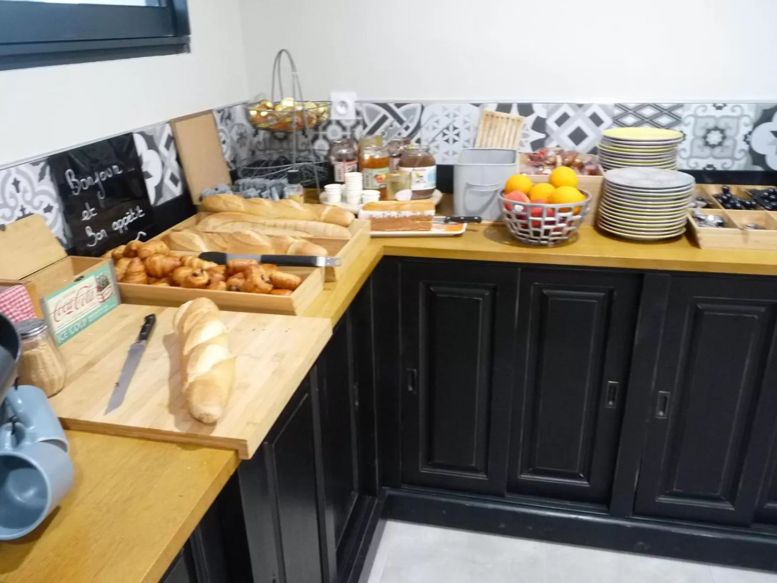 Buffet breakfast in L'Horloge Gourmande