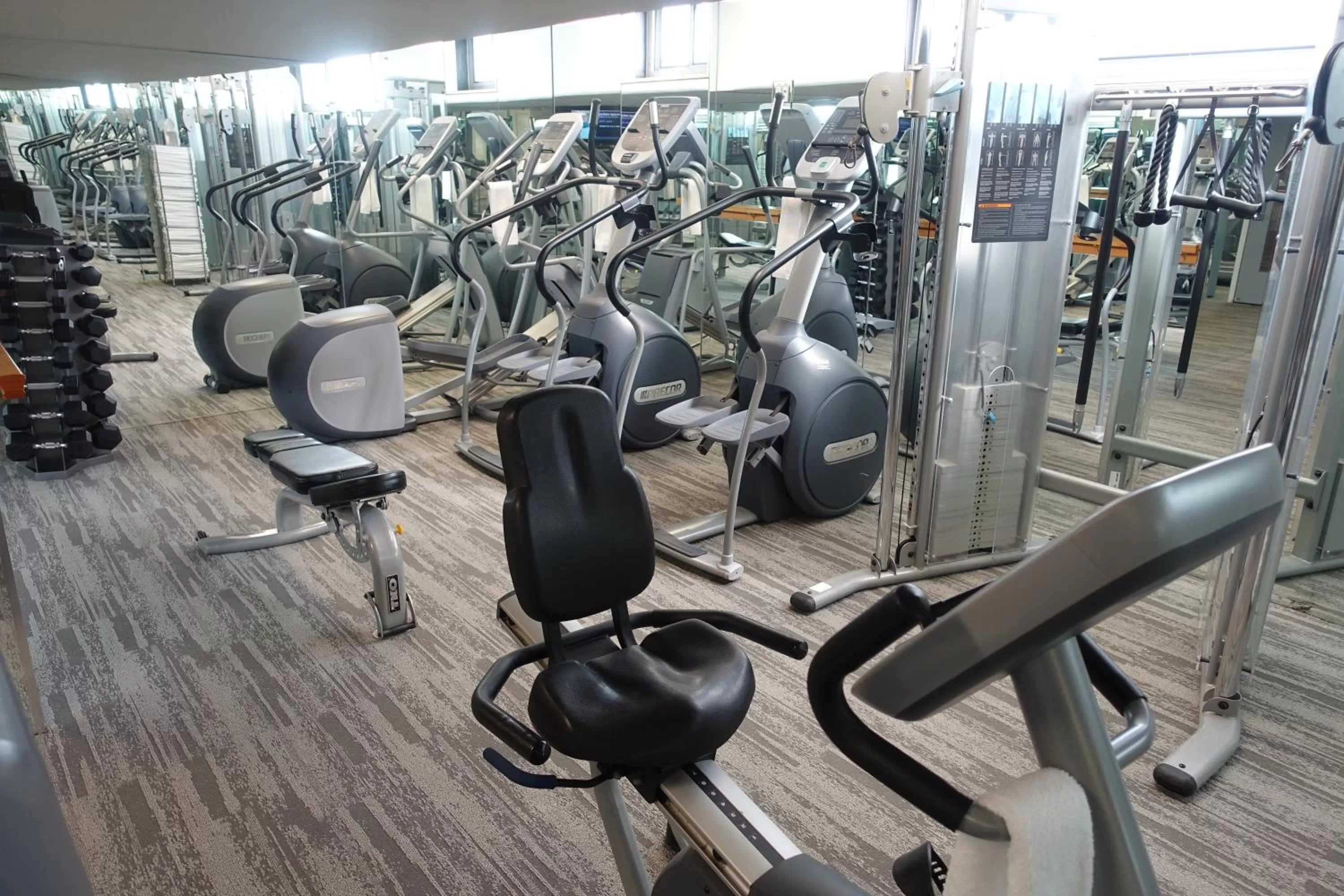 Fitness centre/facilities in State Plaza Hotel
