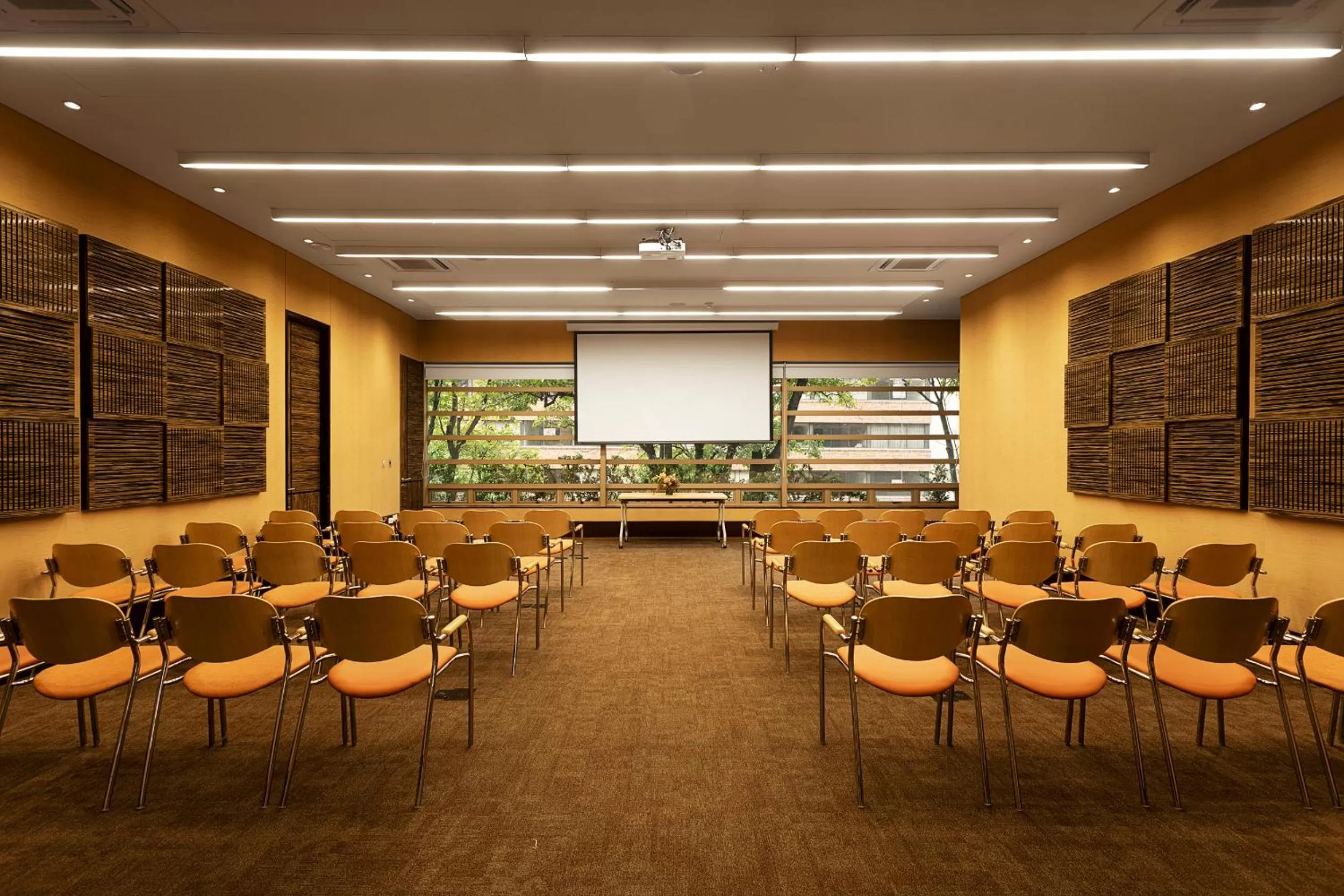 Business facilities in EK Hotel By Preferred Hotels Group