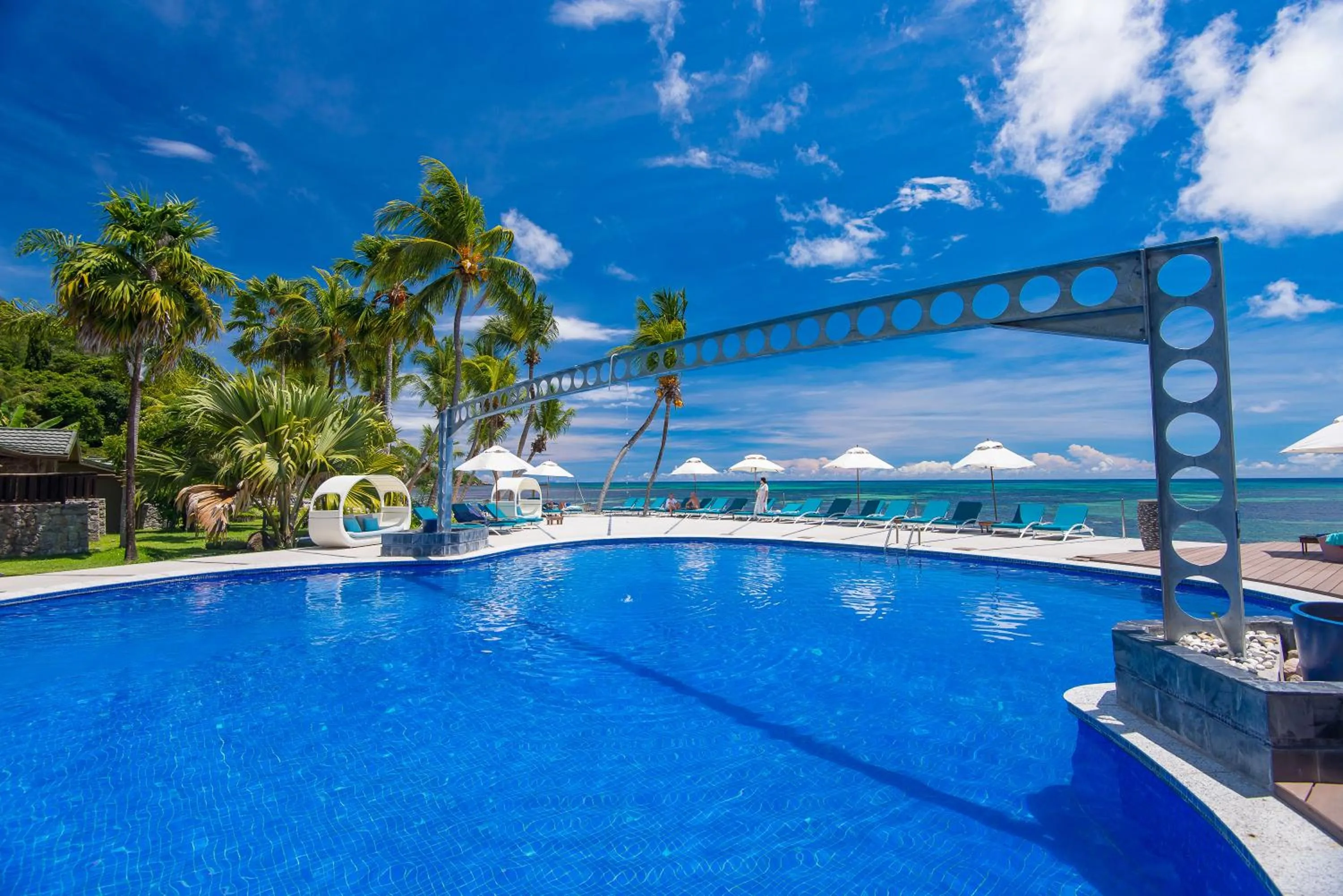 Swimming pool in Coco de Mer Hotel and Black Parrot Suites