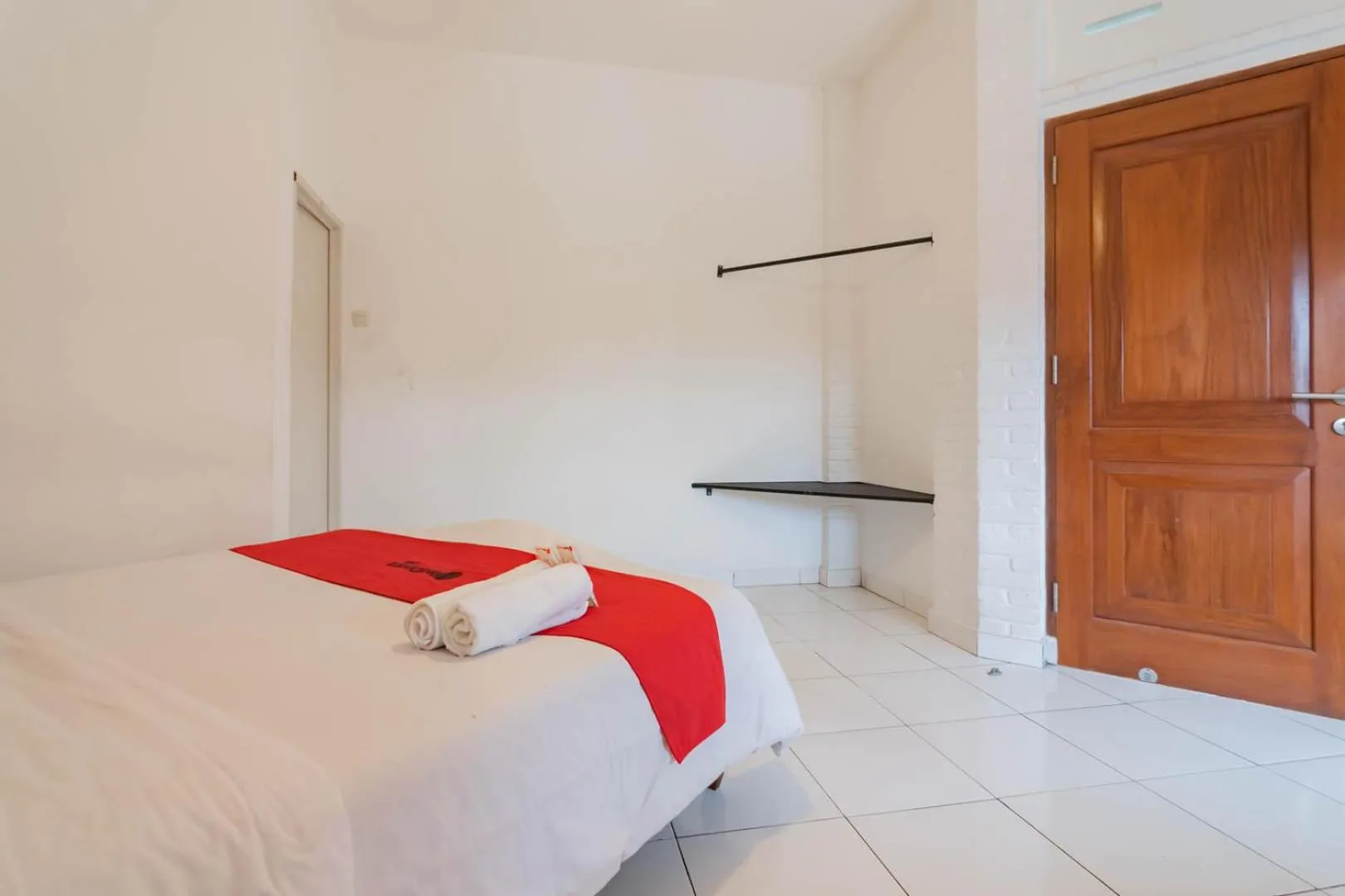 Bedroom in RedDoorz Plus near Dago Pakar