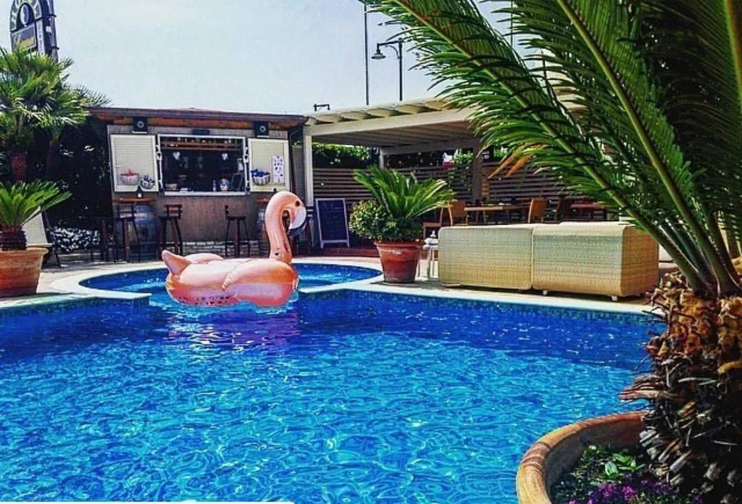 Swimming pool in Hotel Luna