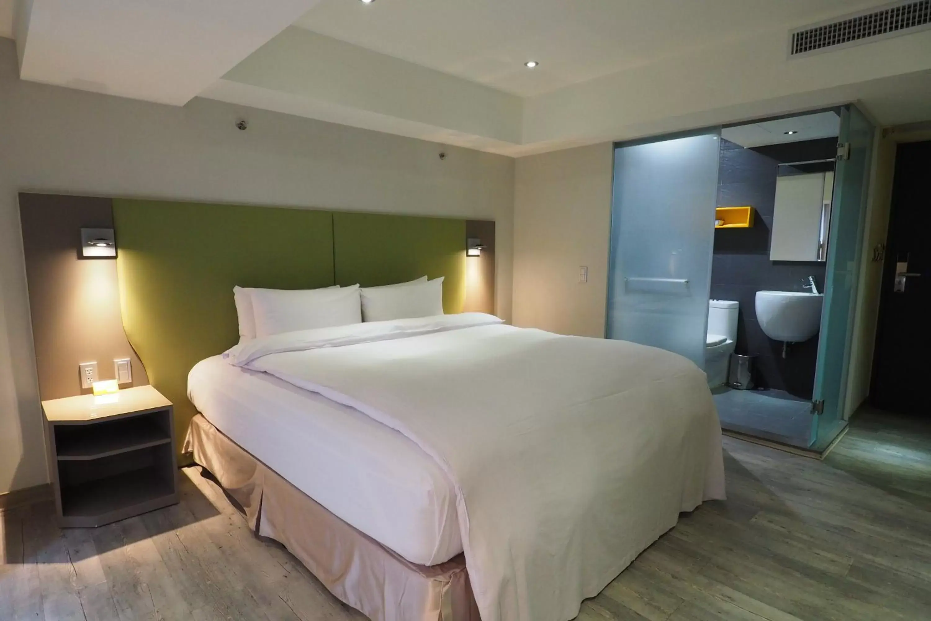 Deluxe Double Room in Horizon Inn Deluxe Double Room in Horizon Inn