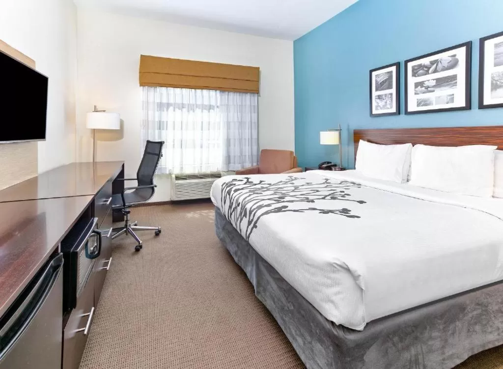 Photo of the whole room, Bed in Wingate by Wyndham Longview North