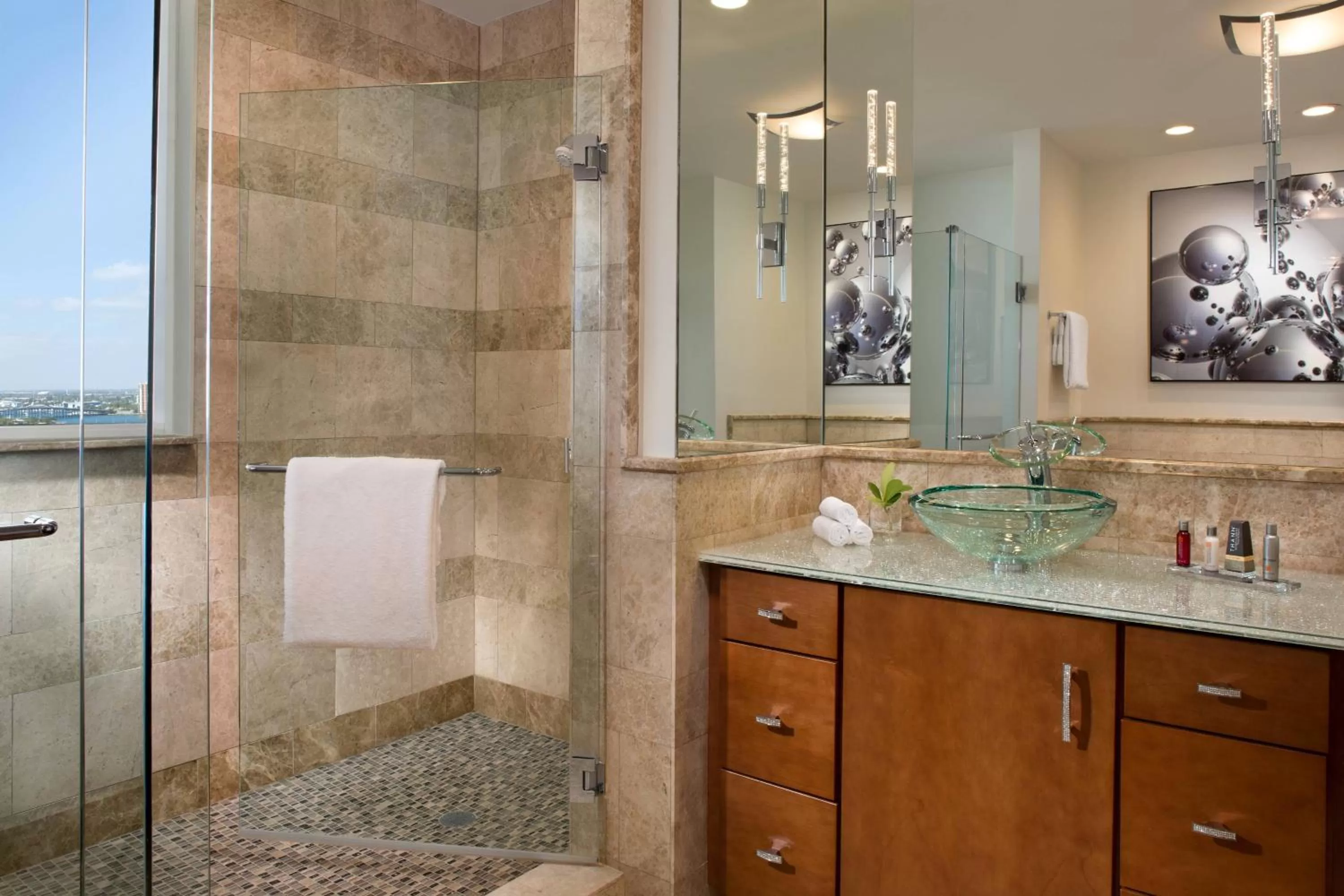 Bathroom in Palm Beach Marriott Singer Island Beach Resort & Spa