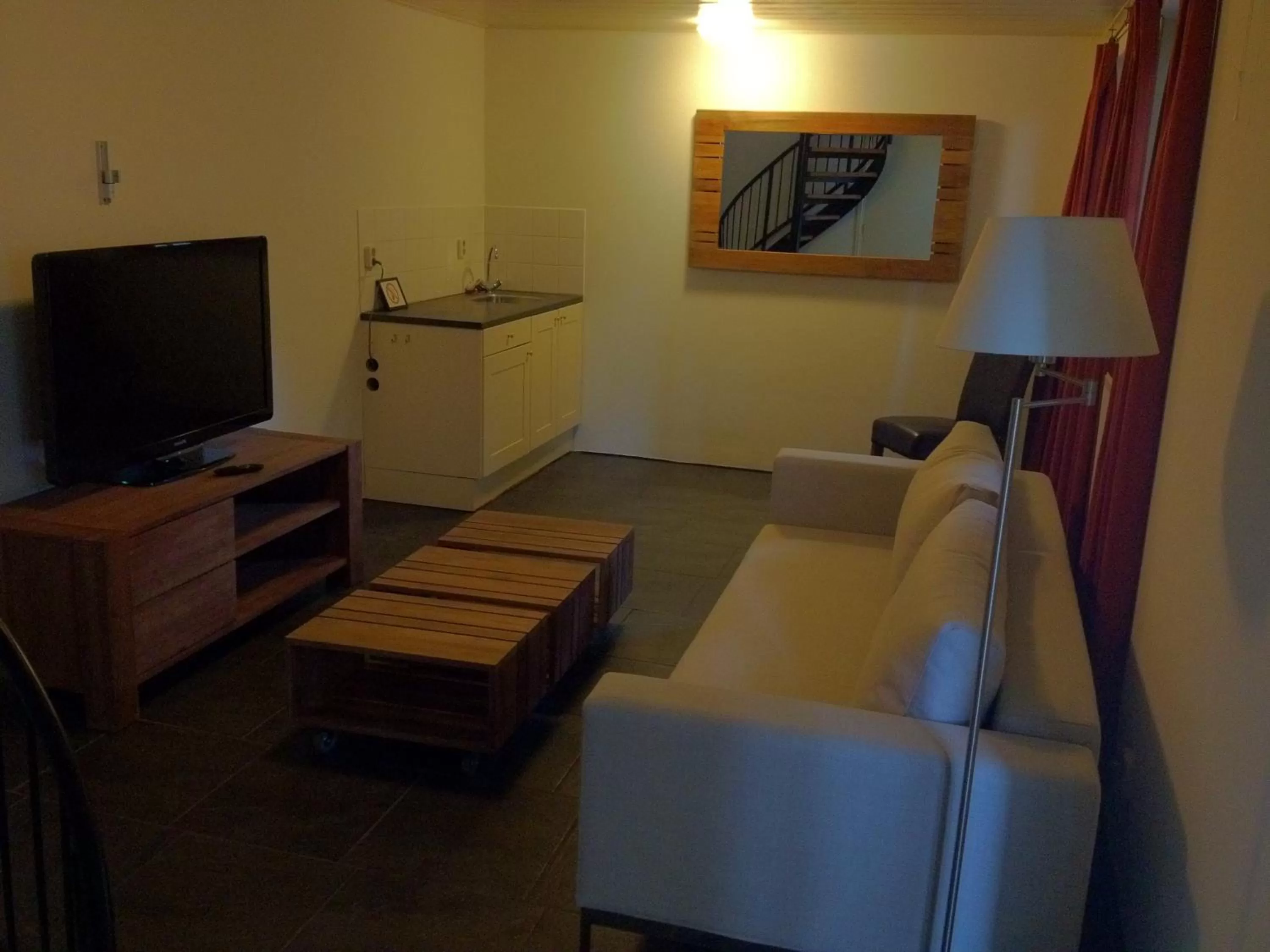 TV and multimedia, TV/Entertainment Center in De Hemel De Kracht van Ambacht