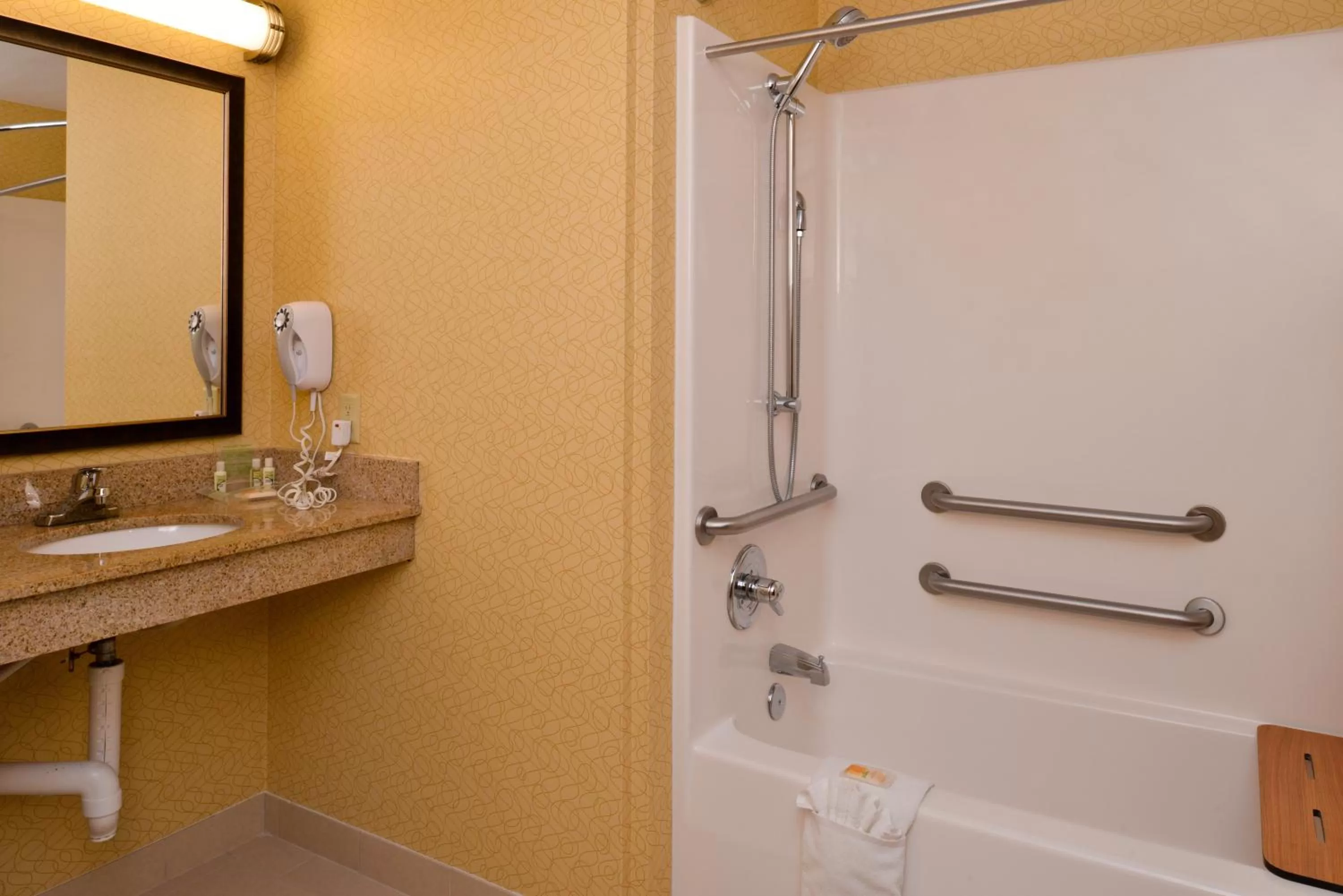 King Room - Mobility Access Roll in Shower/Non-Smoking in Holiday Inn Poplar Bluff, an IHG Hotel
