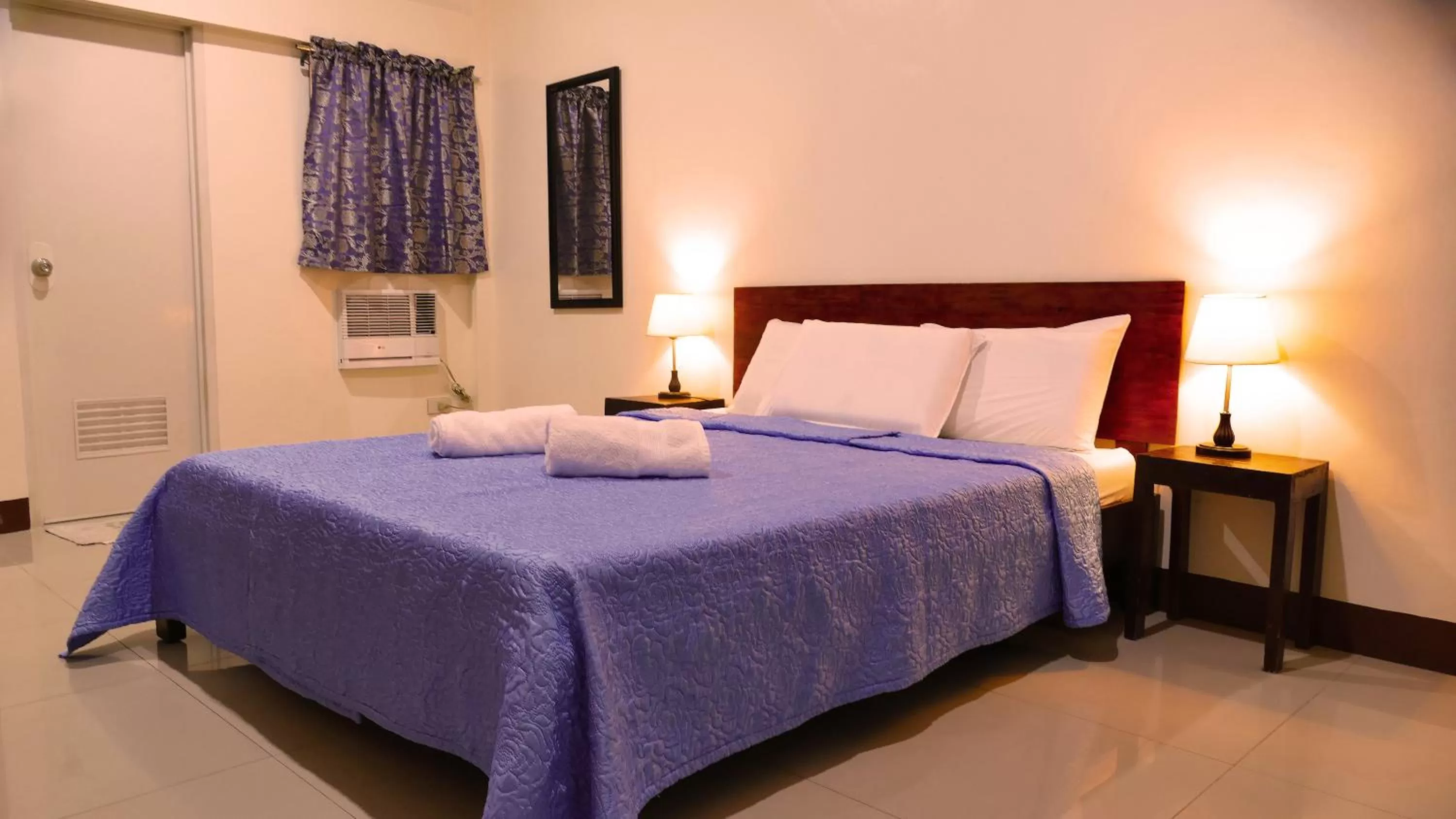 Bedroom, Bed in CounTess Pension House