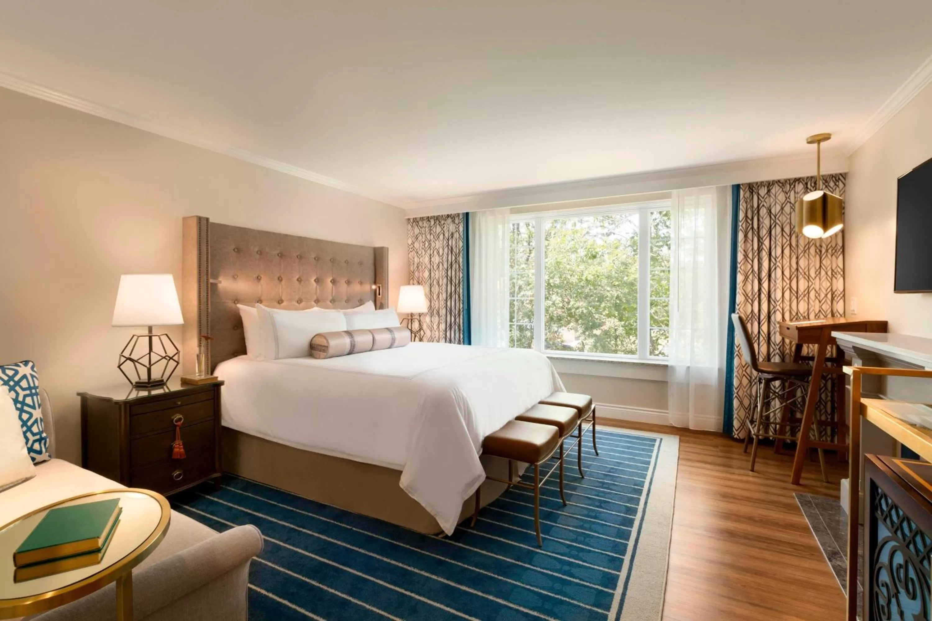 Photo of the whole room, Bed in Reikart House Buffalo, a Tribute Portfolio Hotel