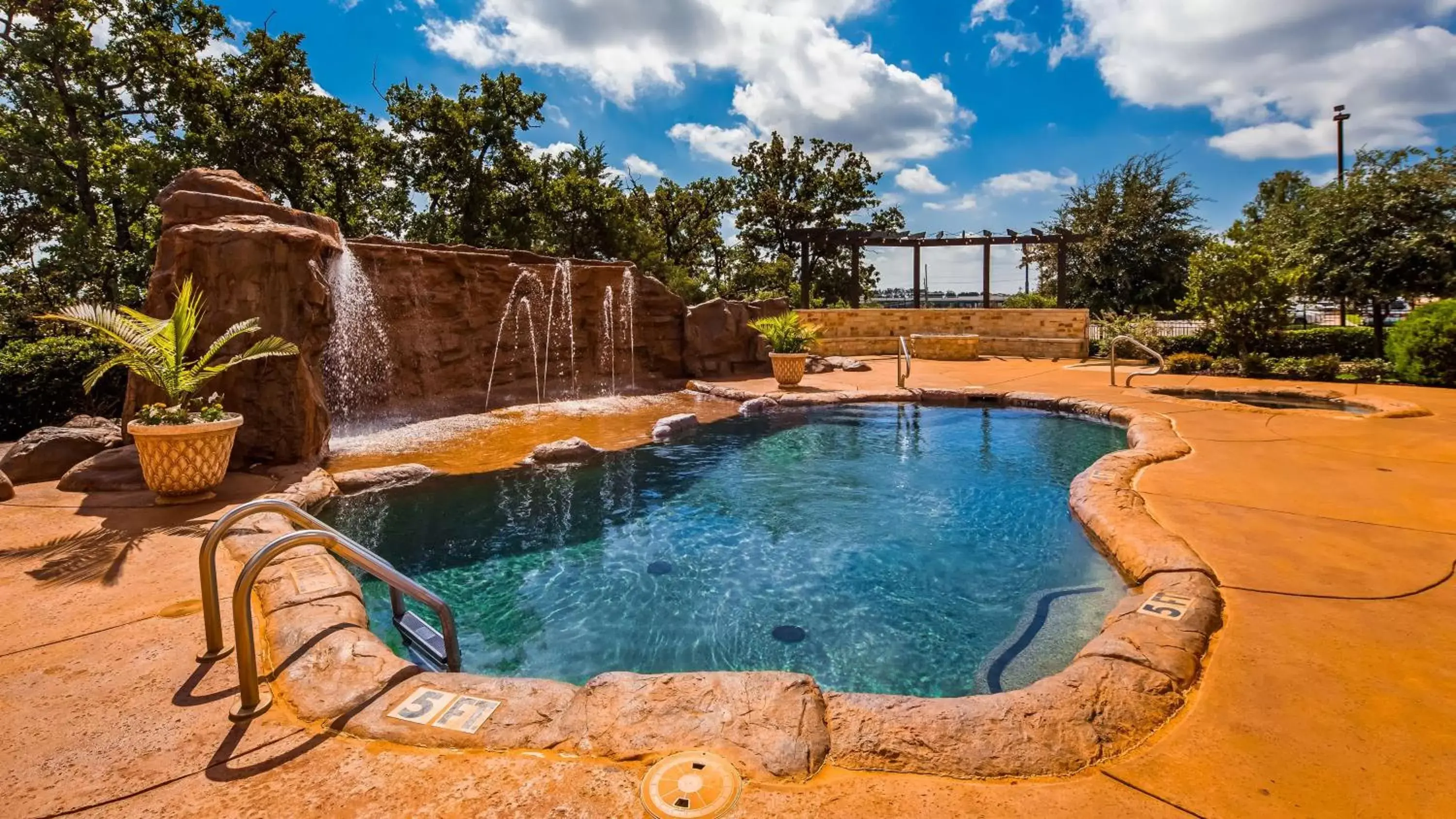 Best Western Premier Crown Chase Inn & Suites Best Western Premier Crown Chase Inn & Suites