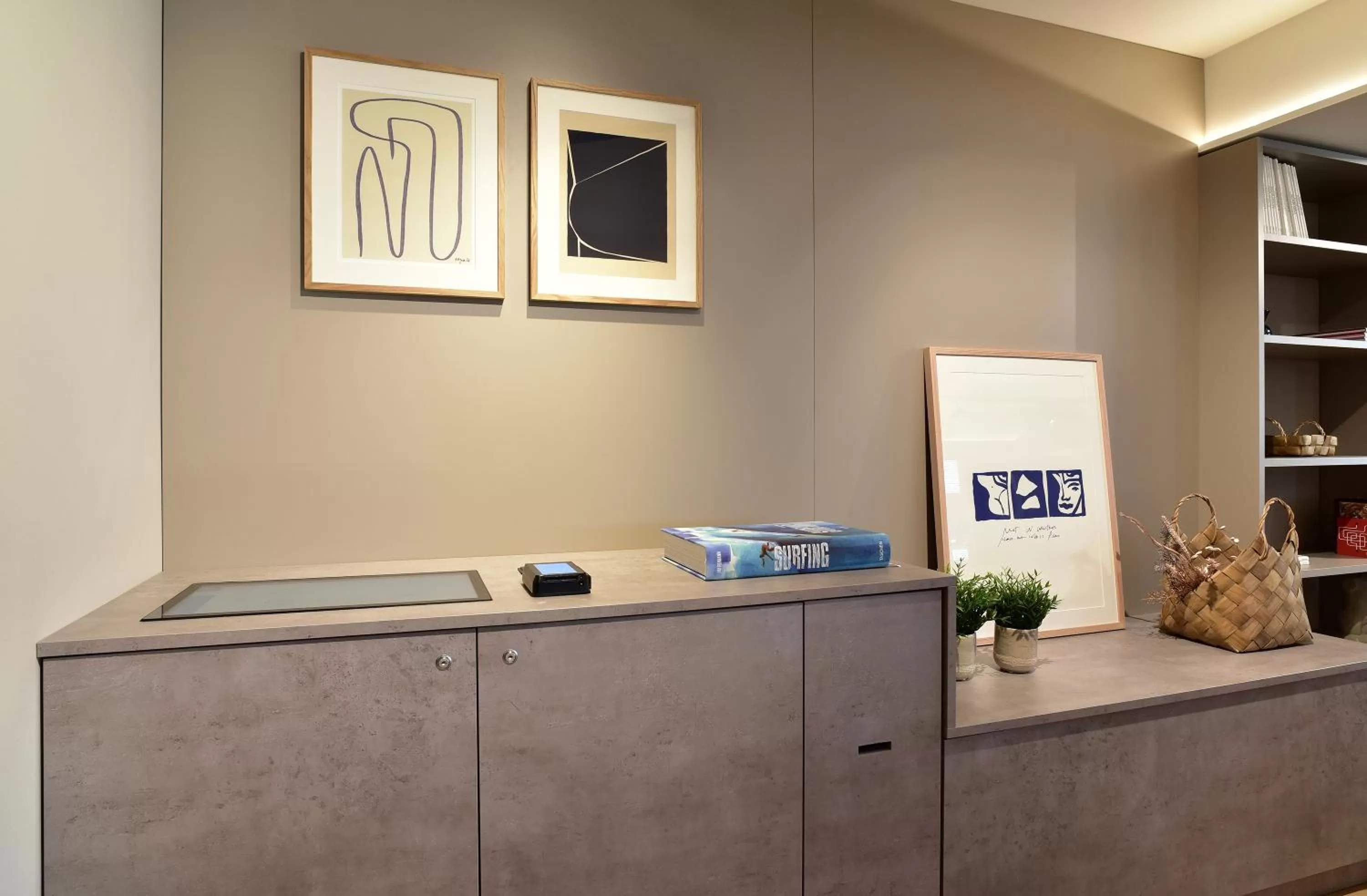 Communal lounge/ TV room in SAXX Apartments Leipzig