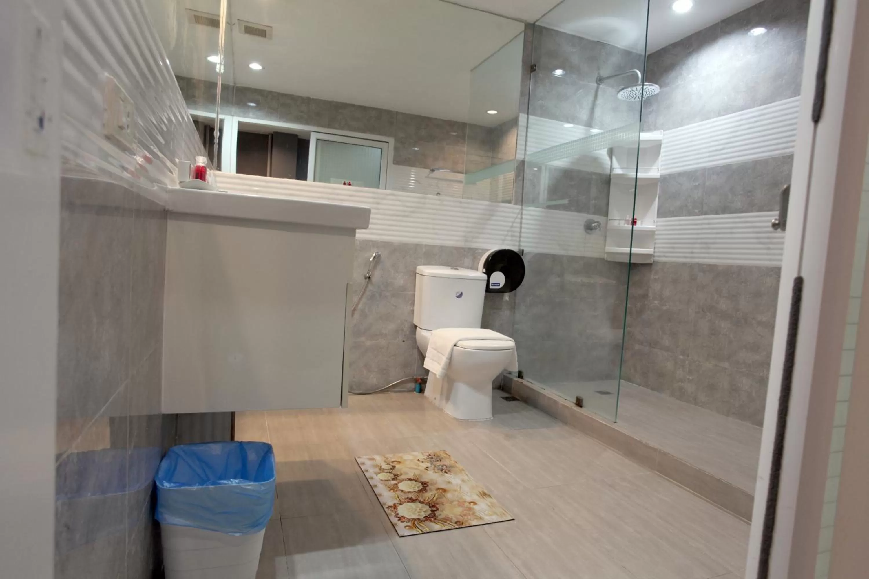 Bathroom in DEL MAR RESIDENCE