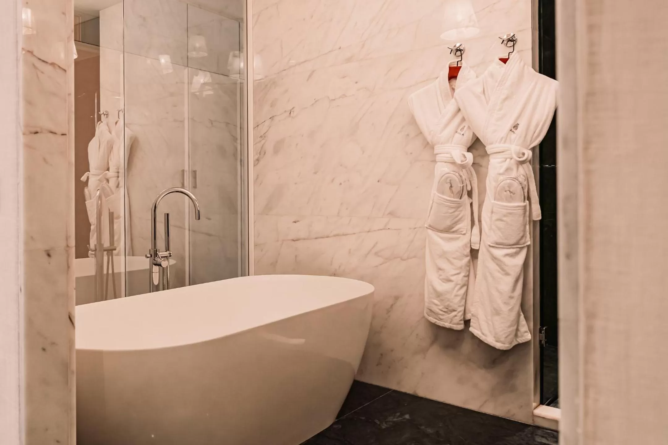 Bath in Iniala Harbour House