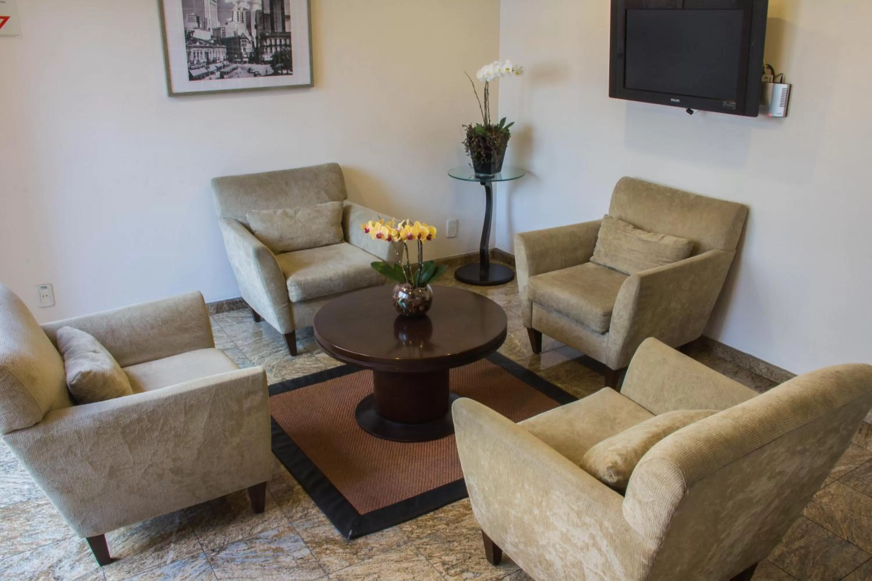 Living room in L'Opera Hotel