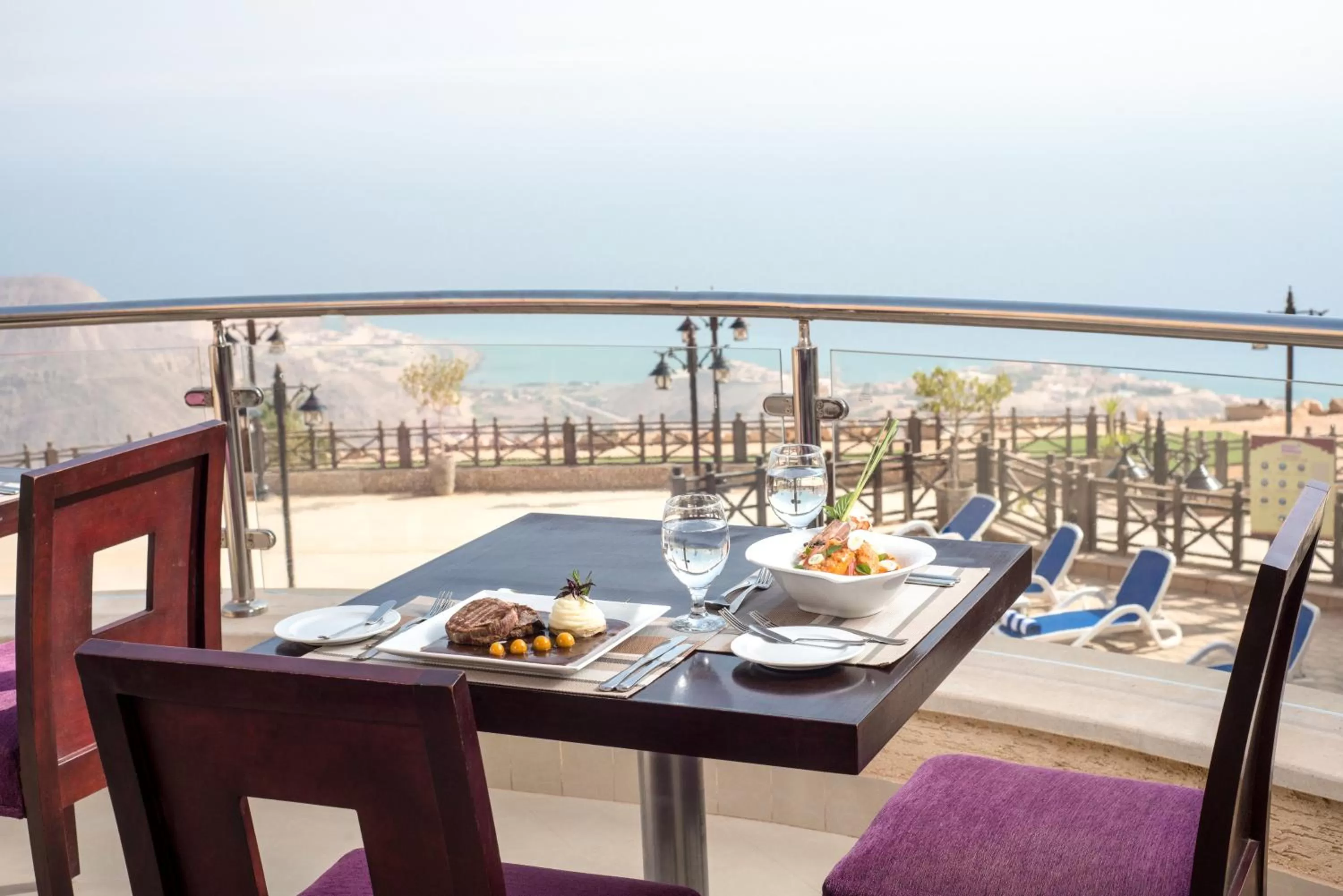 Restaurant/places to eat in Porto El Jabal Hotel