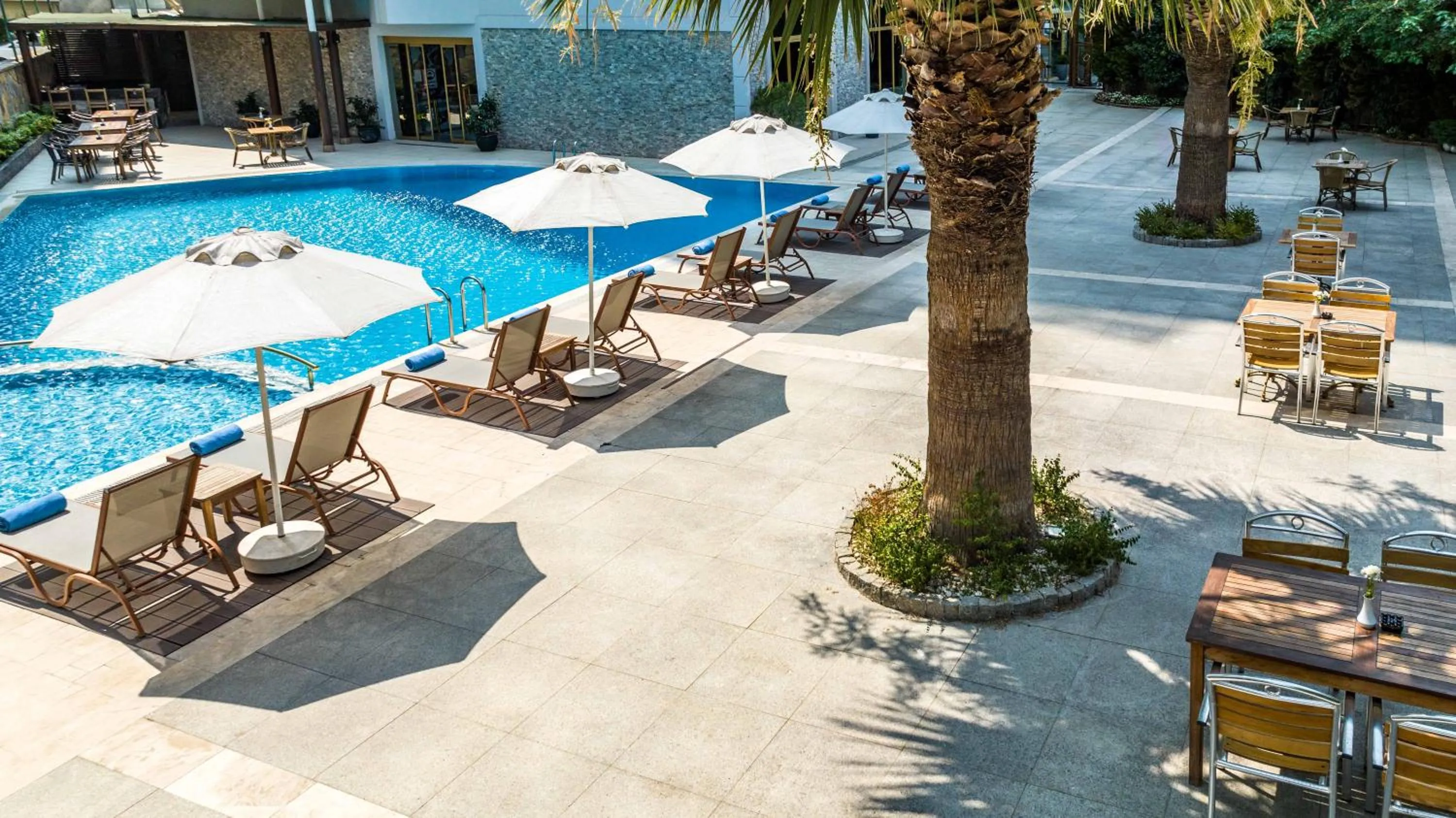 Day in Elite Hotel Dragos