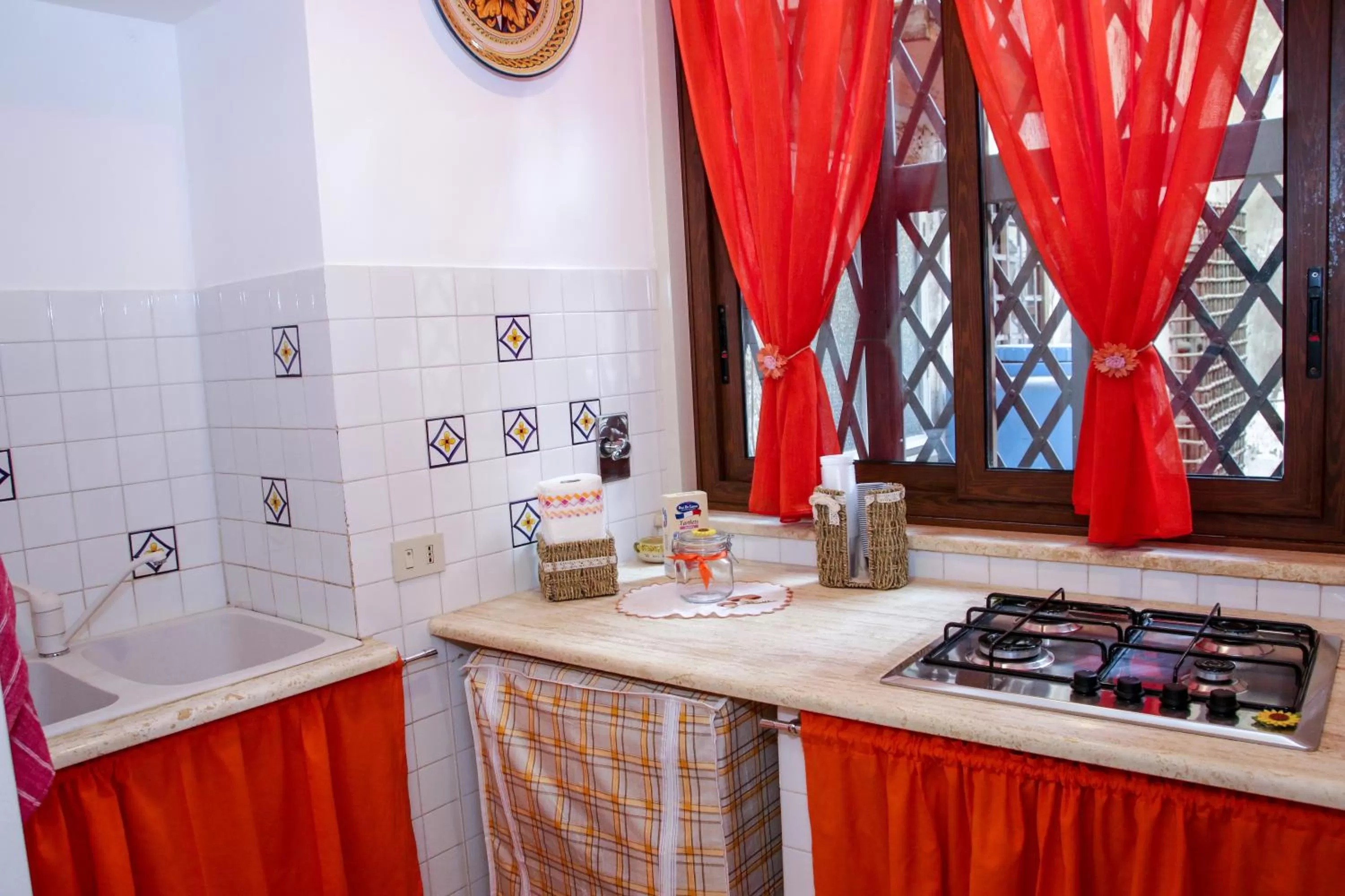 Kitchen or kitchenette in B&B Maria Piddu