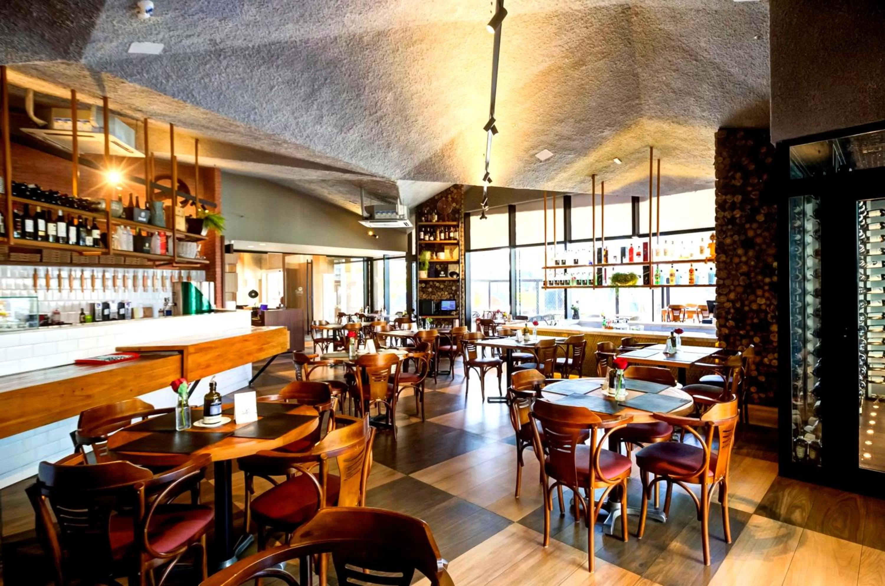 Restaurant/places to eat in ibis Vitoria Praia do Canto