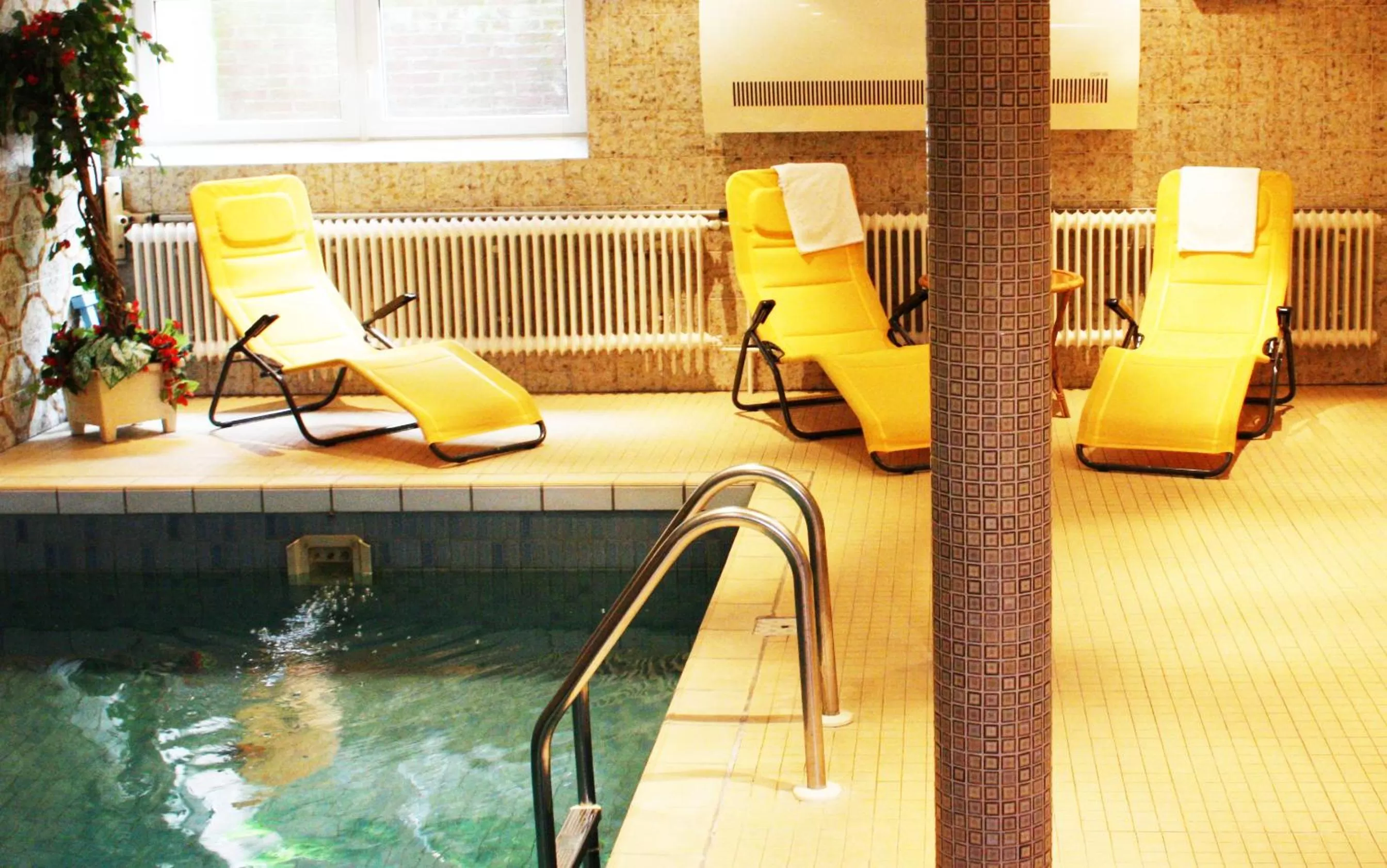 Swimming pool in Hotel König-Stuben