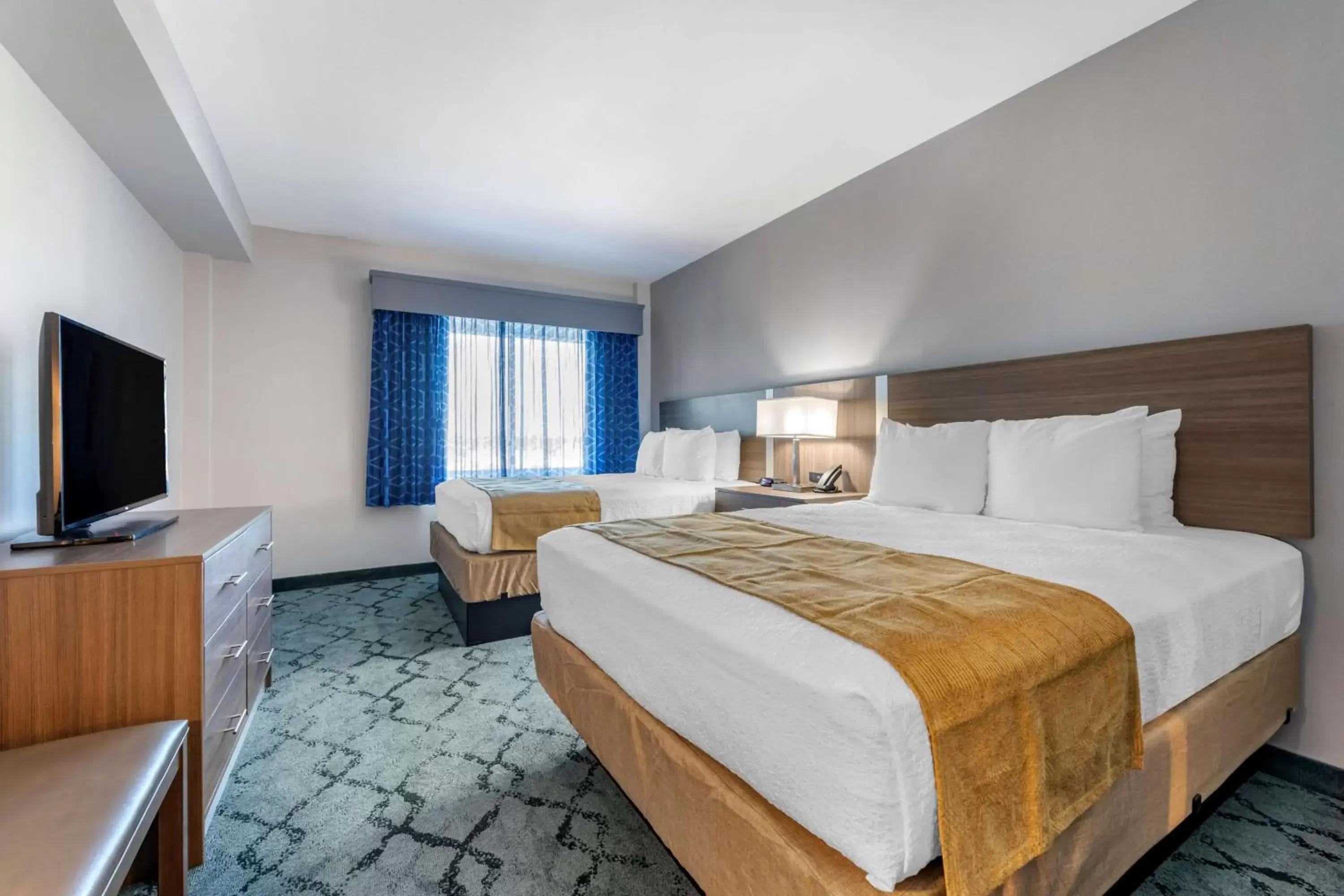 Queen Room with Two Queen Beds and Roll-In Shower - Disability Access in Best Western Plus Lakeland Queen Room with Two Queen Beds and Roll-In Shower - Disability Access in Best Western Plus Lakeland