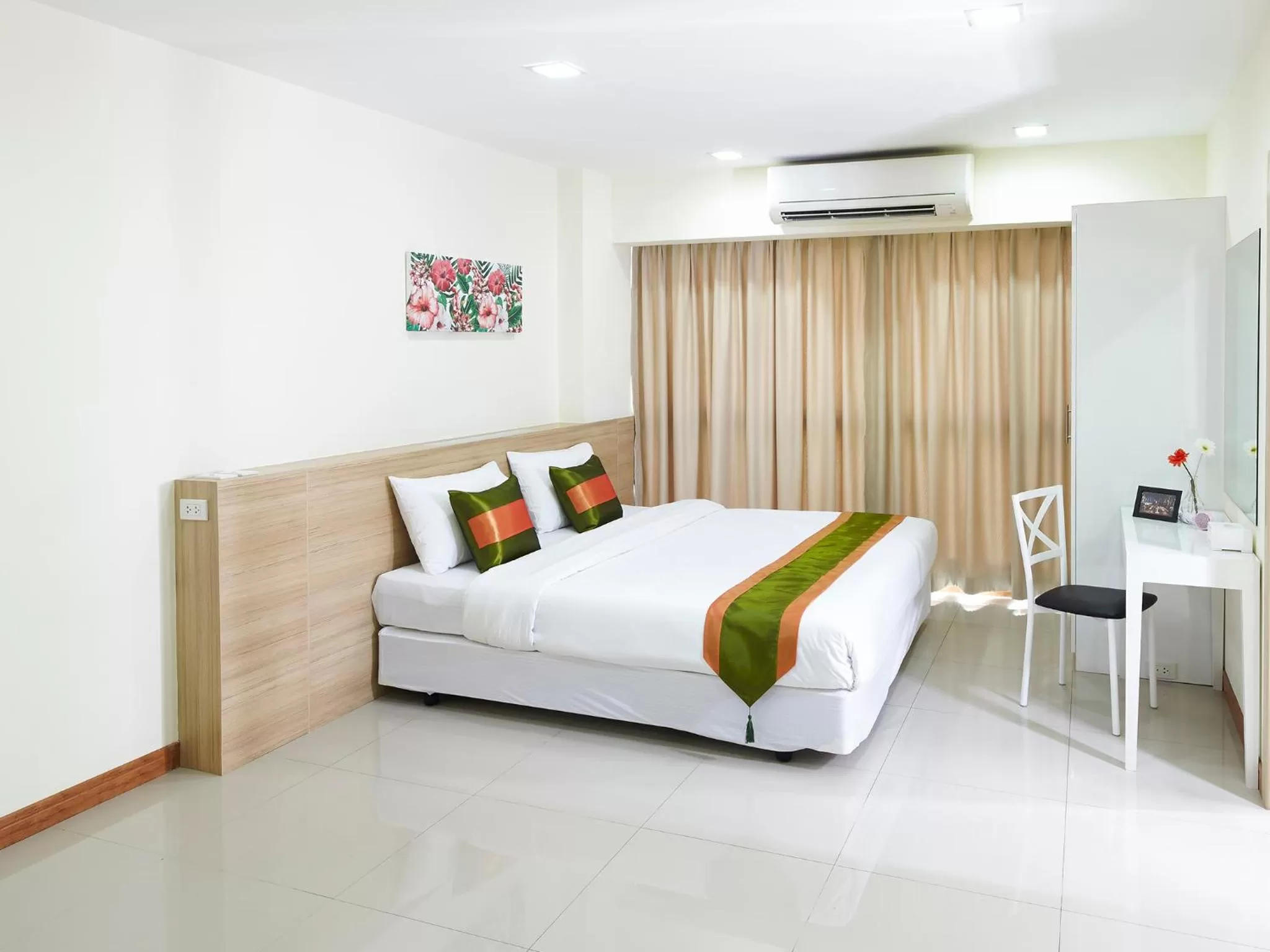 Bed in The Plimplace Hotel