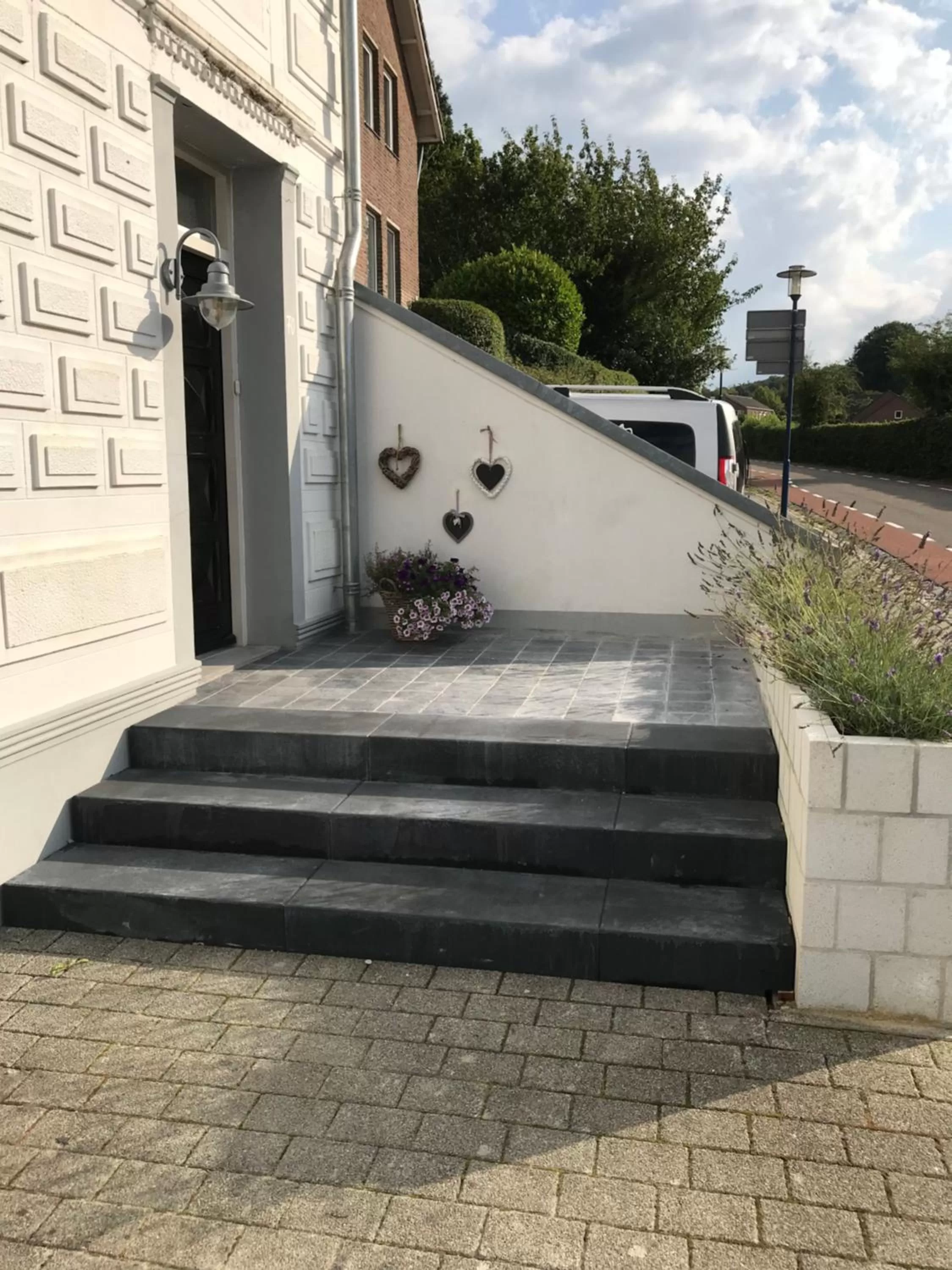 Facade/entrance in B&B Holset70