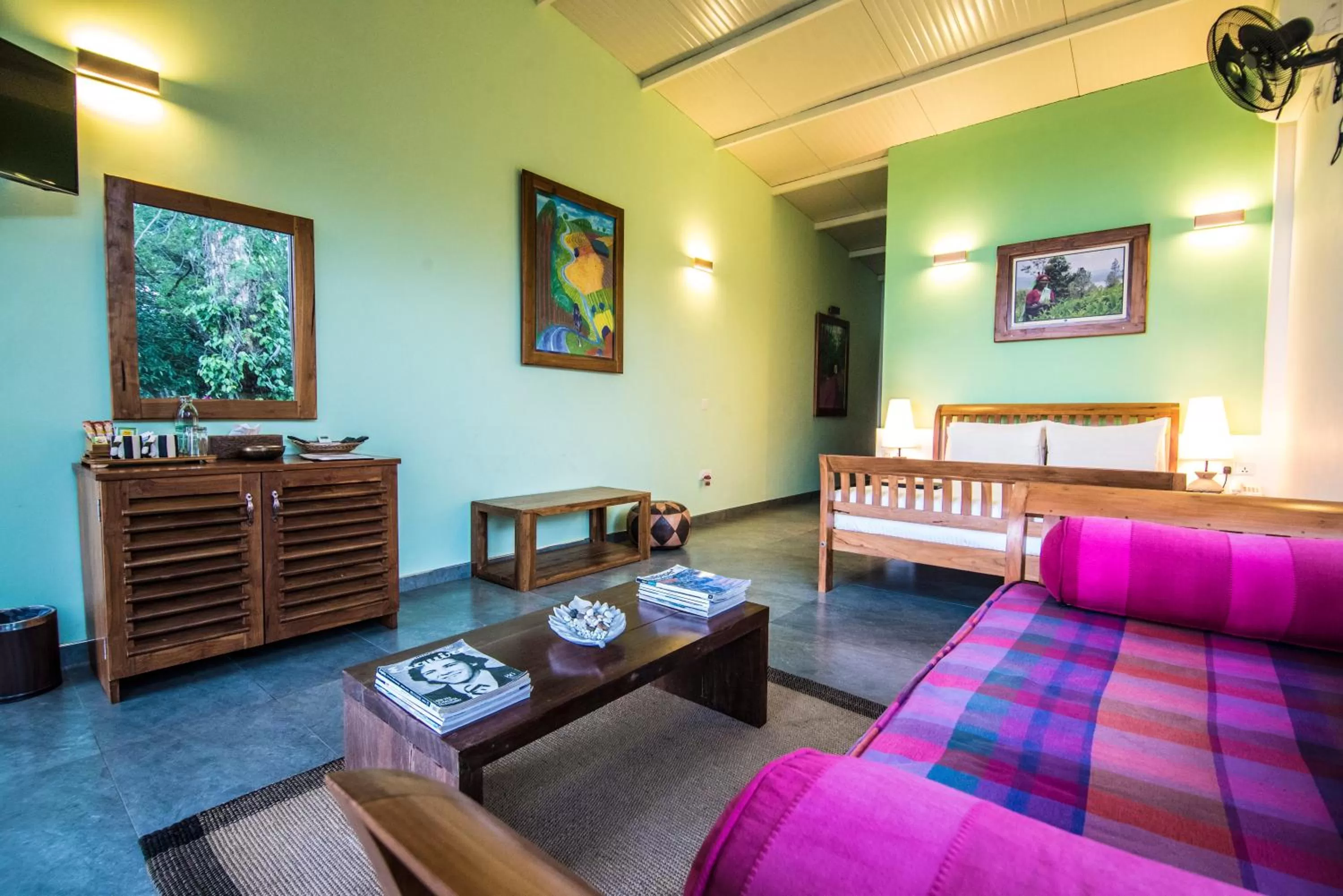 Living room, Bed in Ella Planters Bungalow