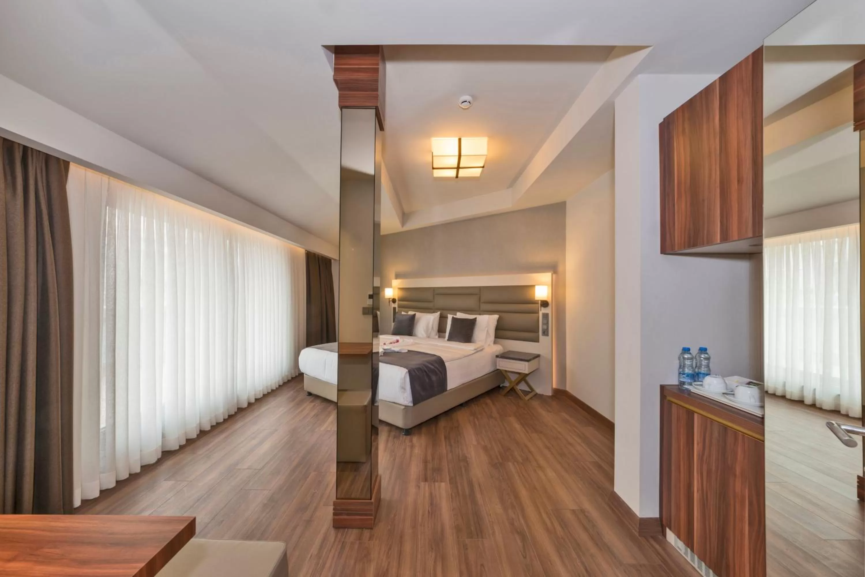 Bedroom in Golden Royal Hotel