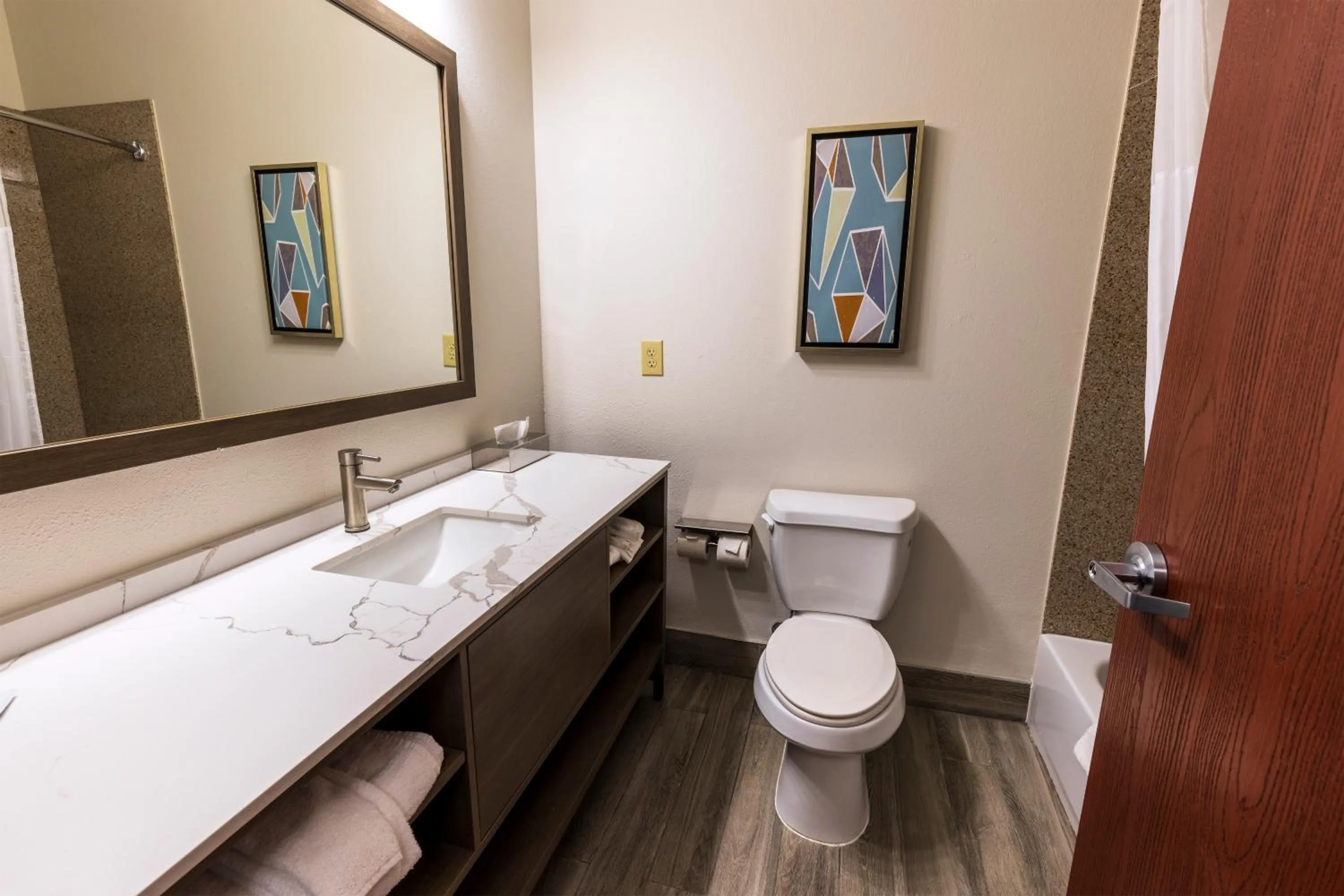 Bathroom in La Quinta by Wyndham New Iberia