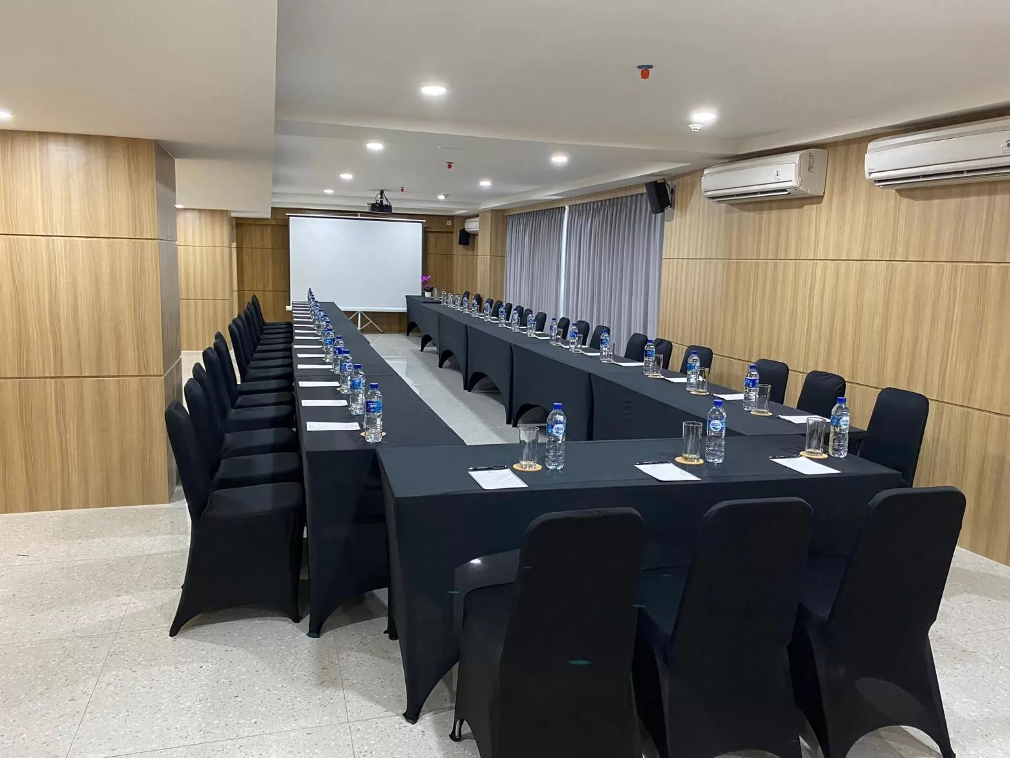 Meeting/conference room in Dream of Aventus Hotel Kuta
