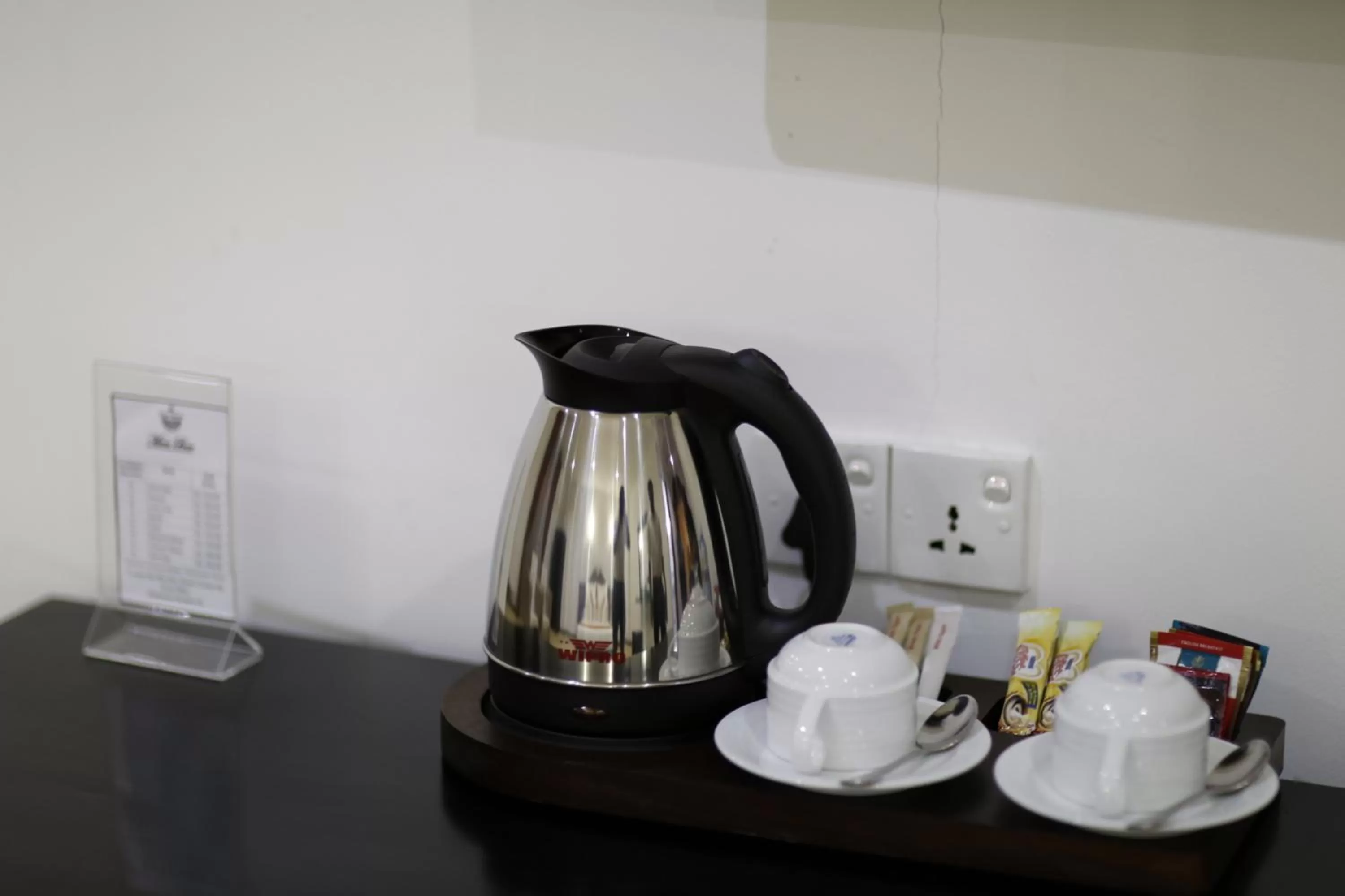 Coffee/tea facilities in Royal Kandyan Hotel