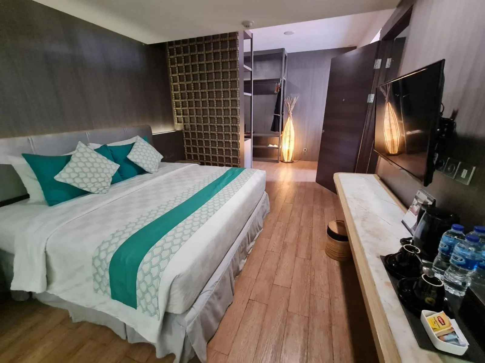 Bedroom, Bed in Bedrock Hotel Kuta