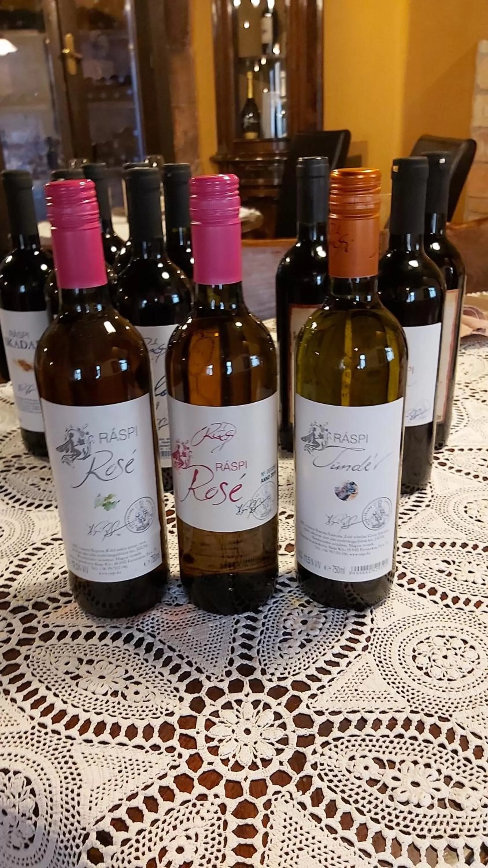 Ráspi Apartman Étterem és Borászat