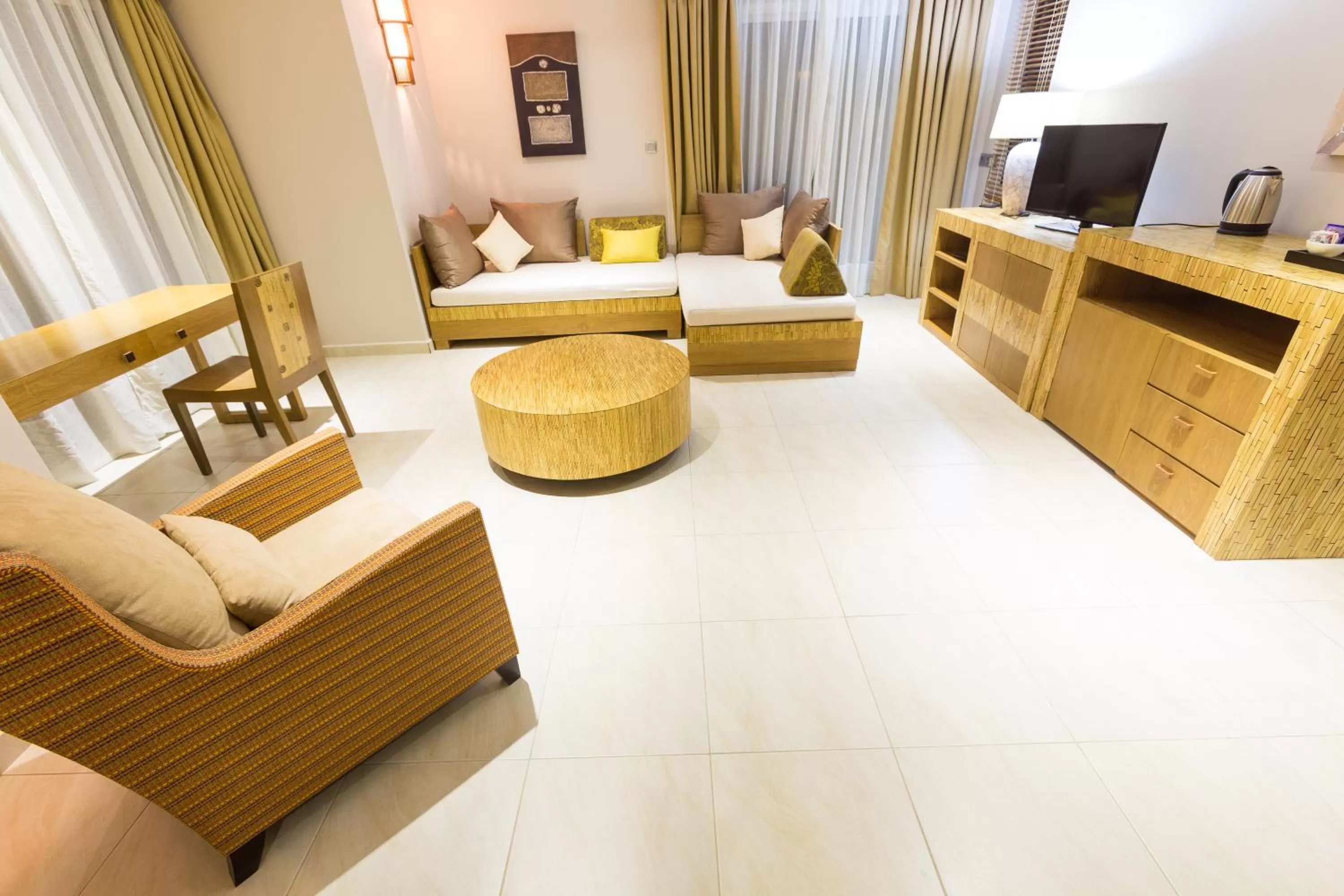 Bed in Calypso Hôtel