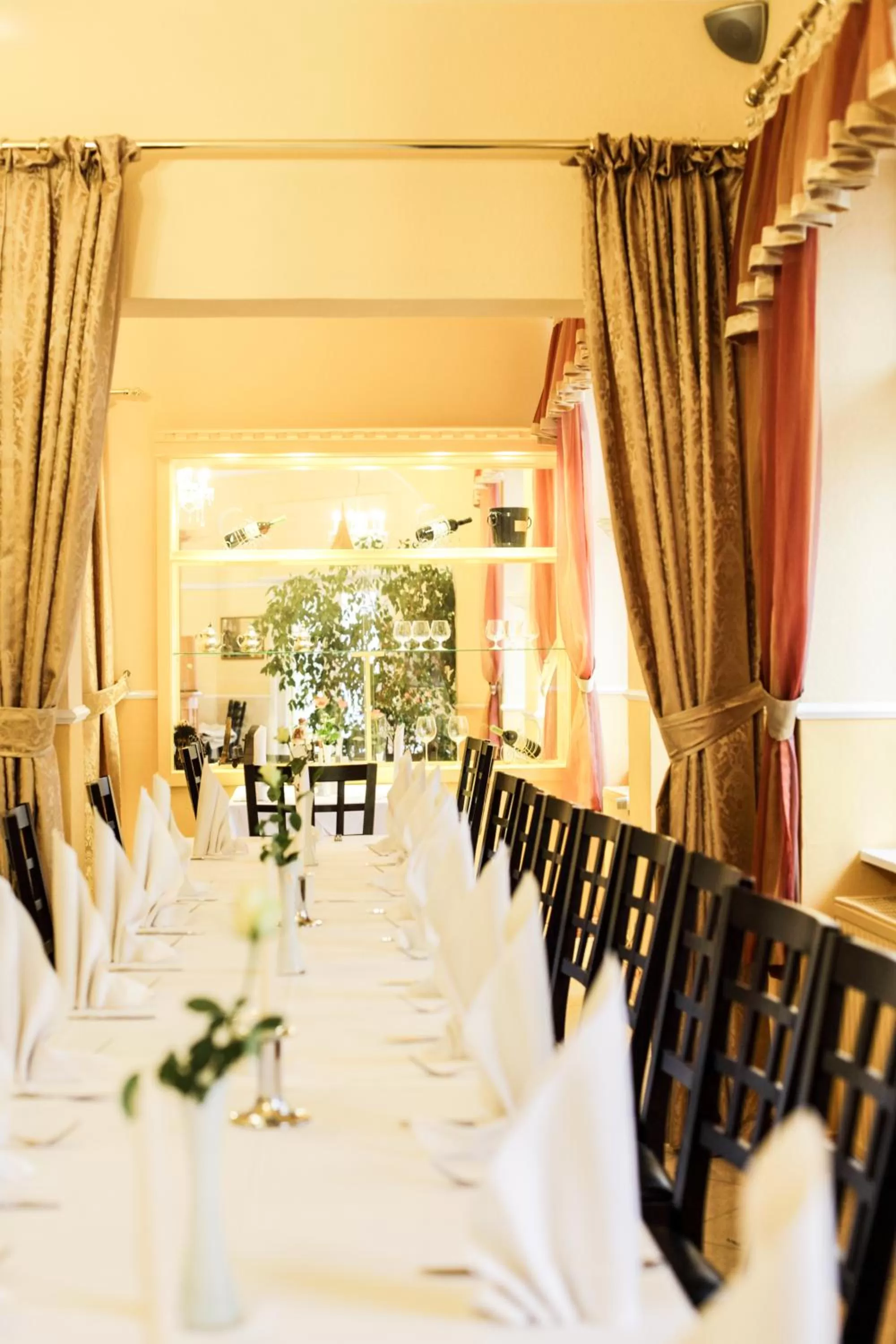 Restaurant/places to eat in Hotel Silesia