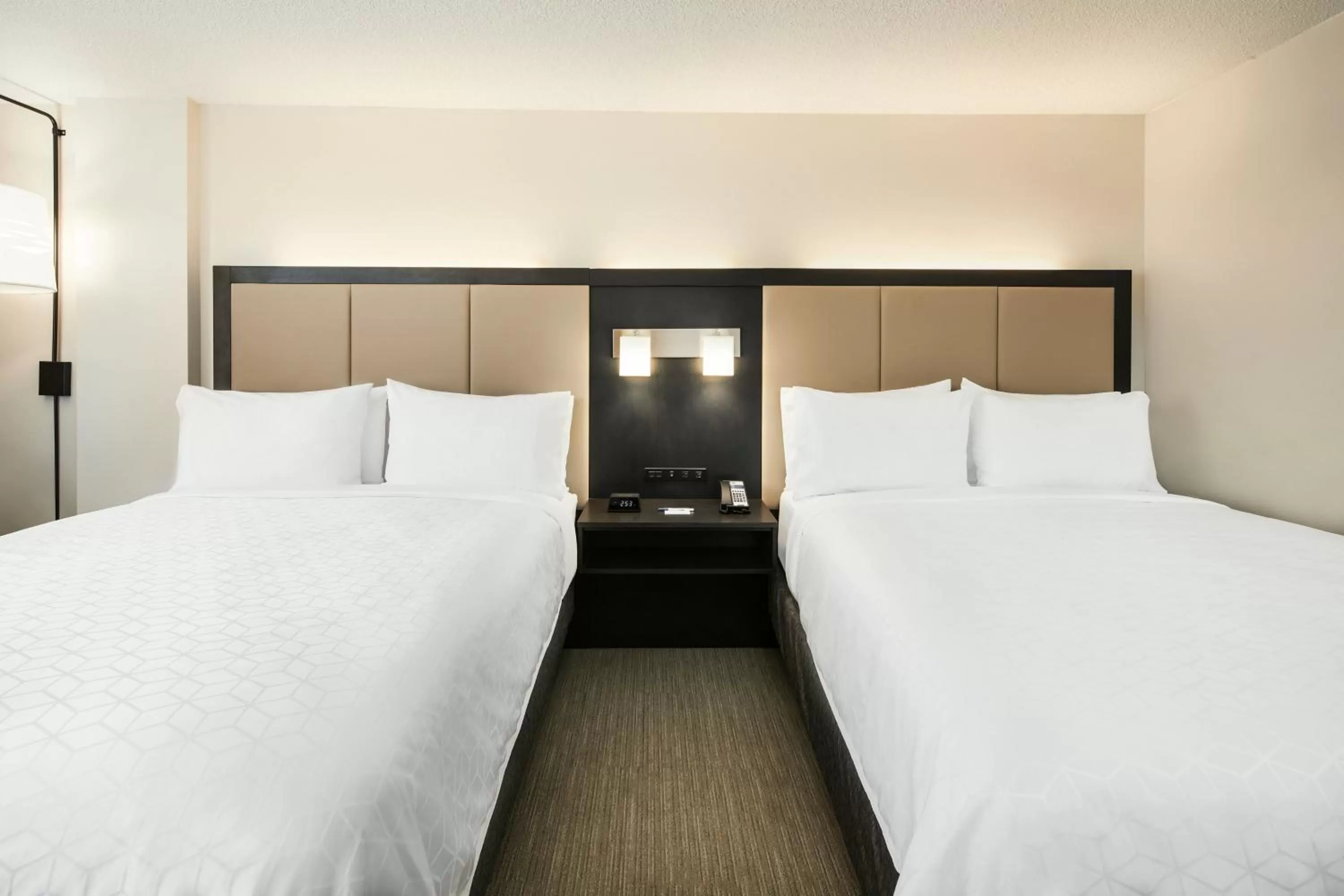 Photo of the whole room, Bed in Holiday Inn Express Richmond - Midtown by IHG