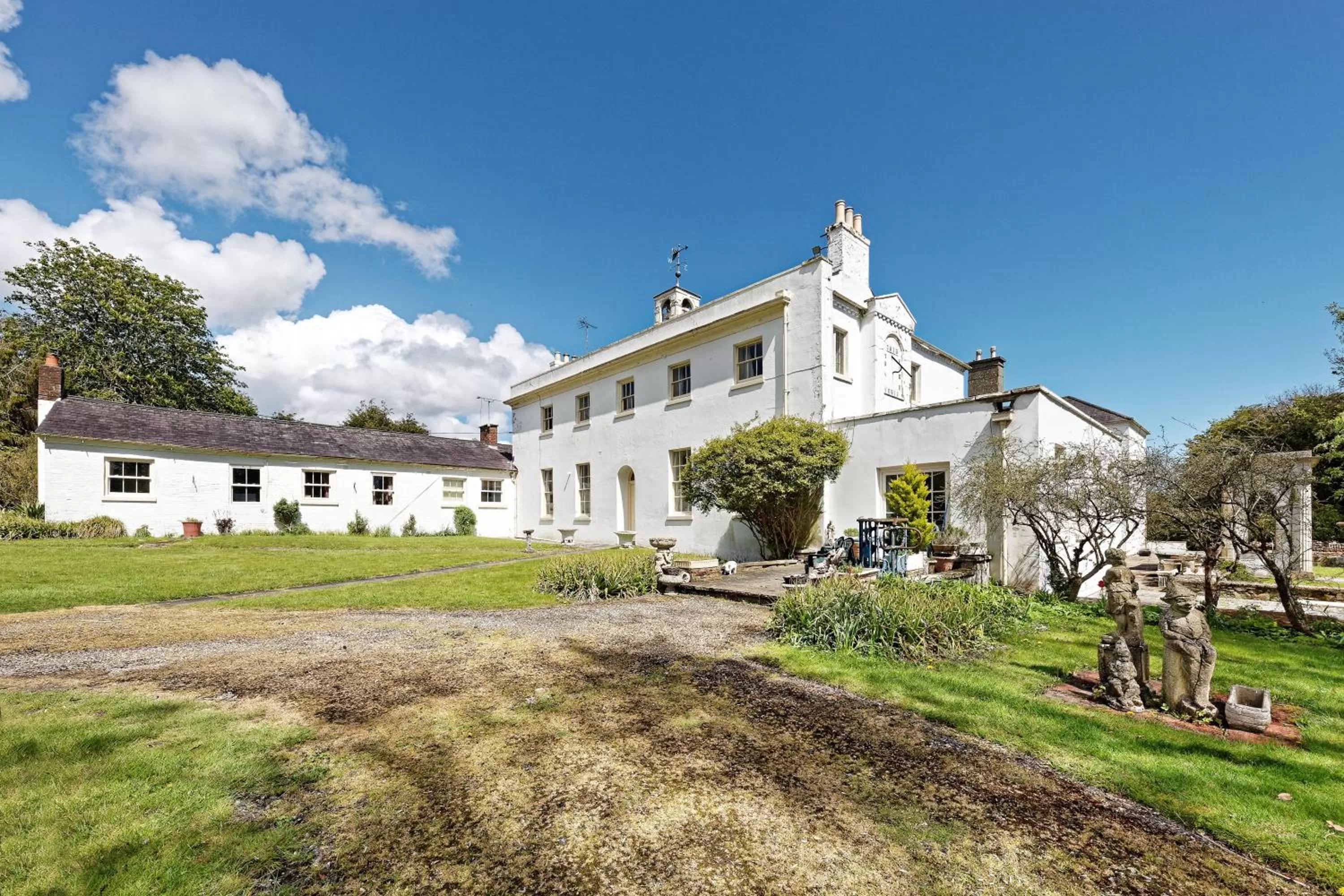Property building in Beachborough Park