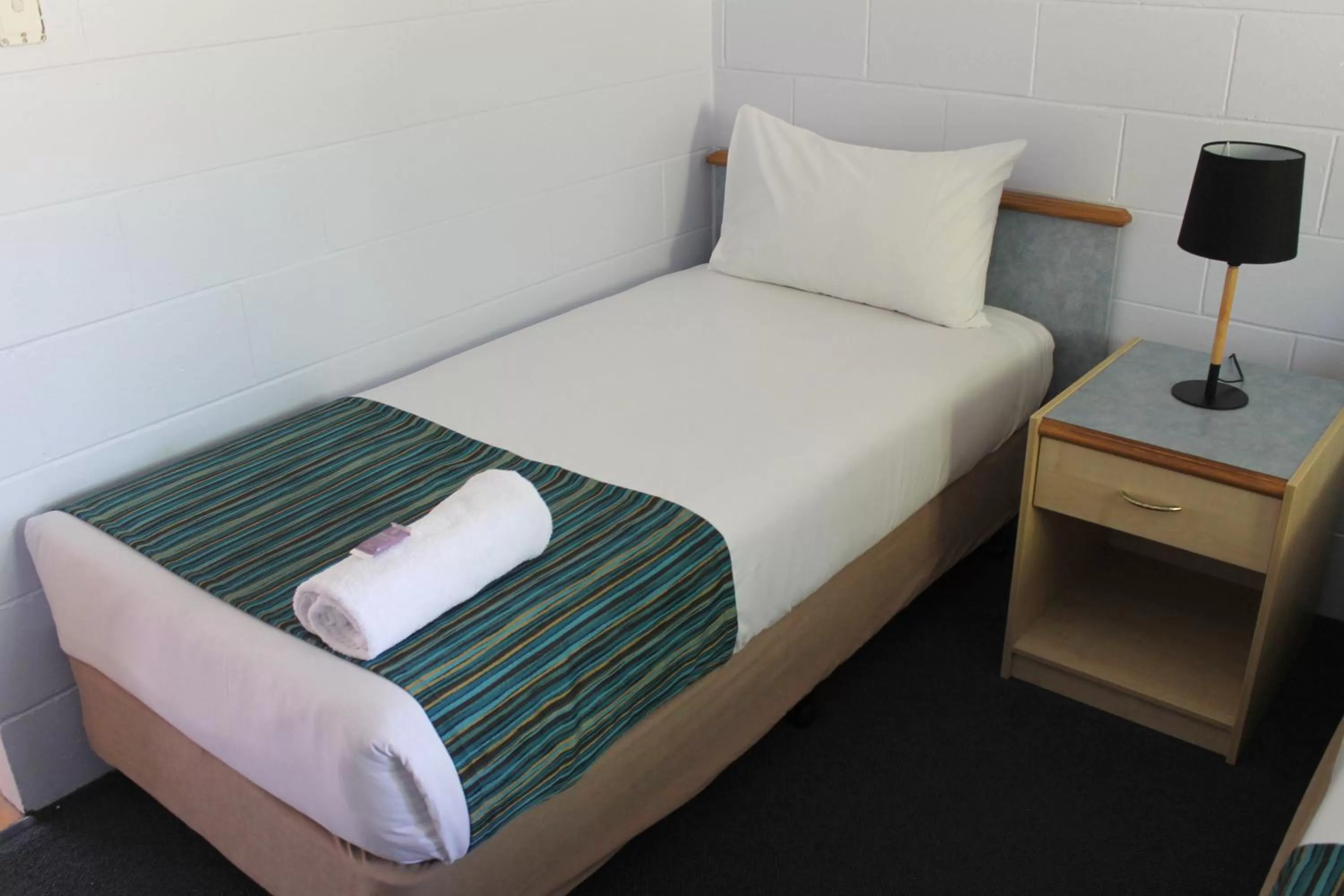 Bedroom, Bed in Rocky Glen Hotel Motel Gladstone