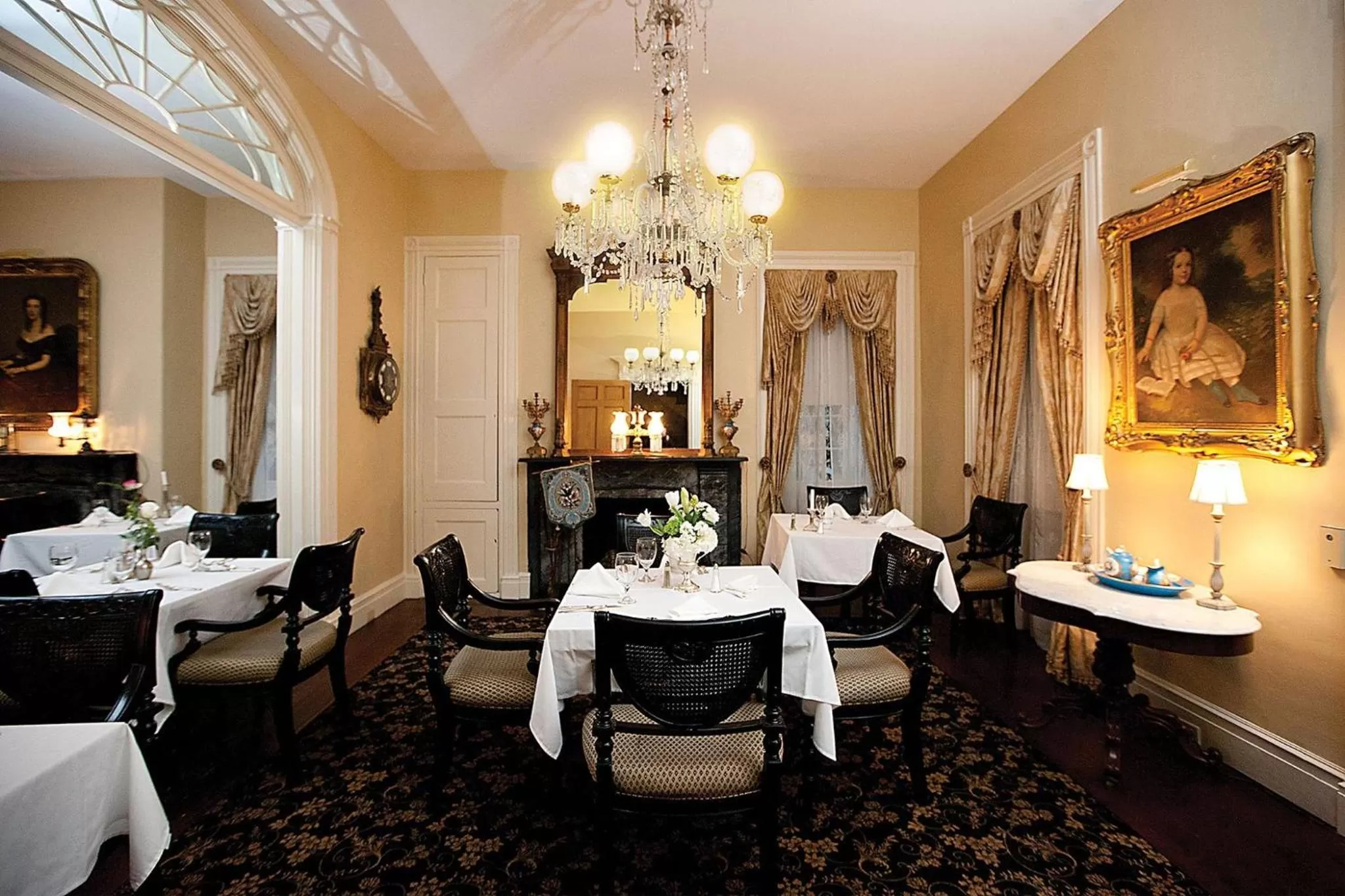 Restaurant/places to eat in Monmouth Historic Inn