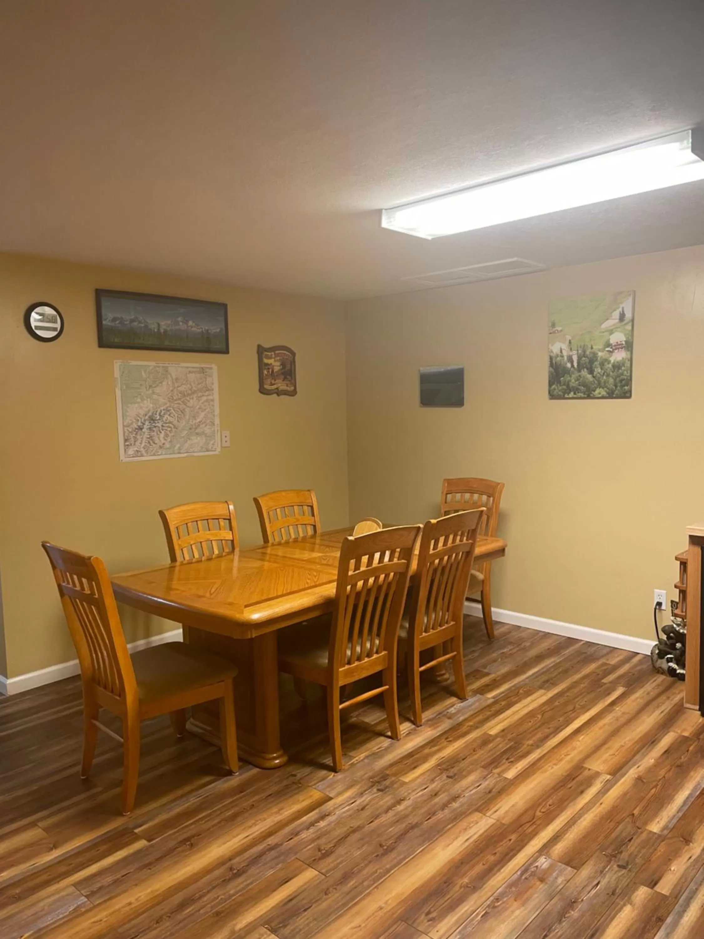 Communal kitchen, Dining Area in McKinley View B&B