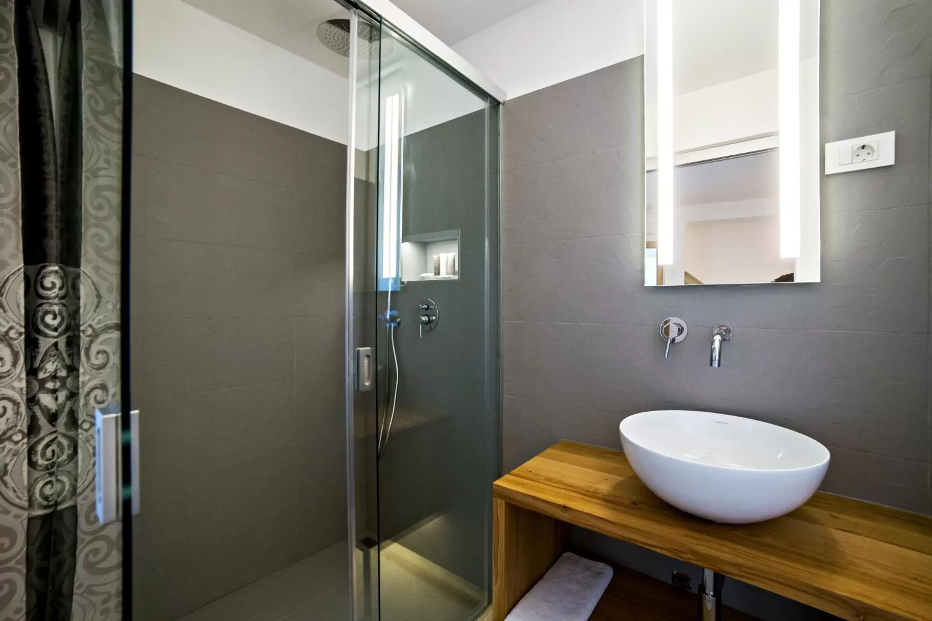 Double Room with Balcony in MEMENTO B&B Piran Double Room with Balcony in MEMENTO B&B Piran