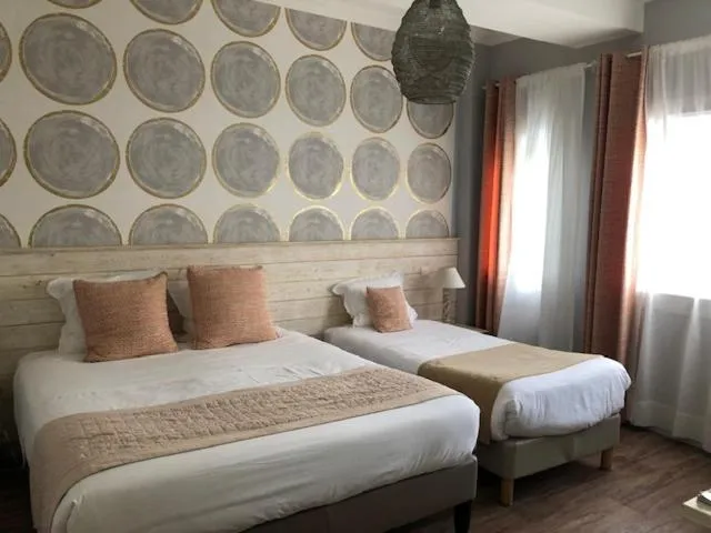 Photo of the whole room, Bed in Family Golf Hotel