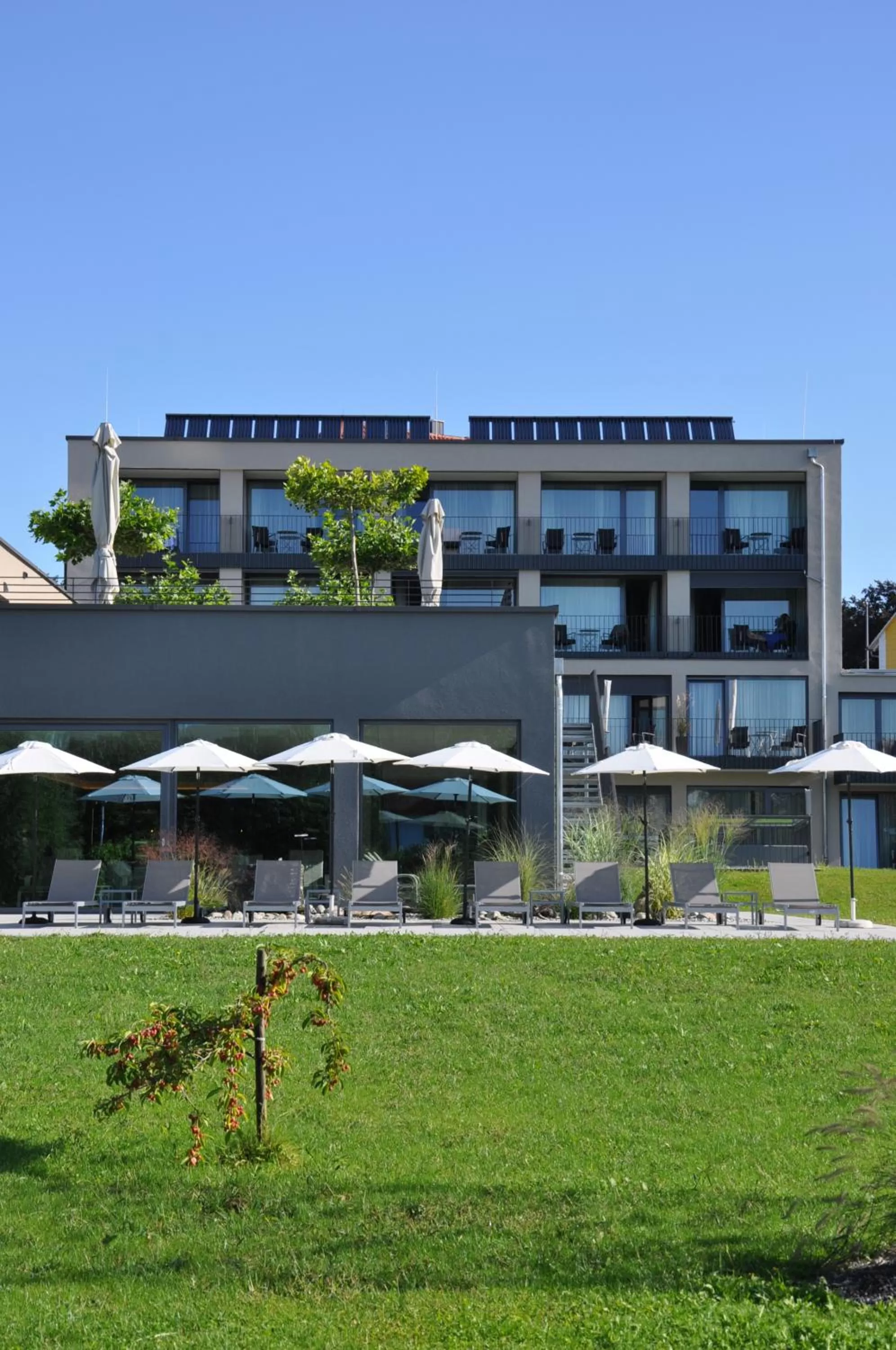 Property building in Hotel Traube am See