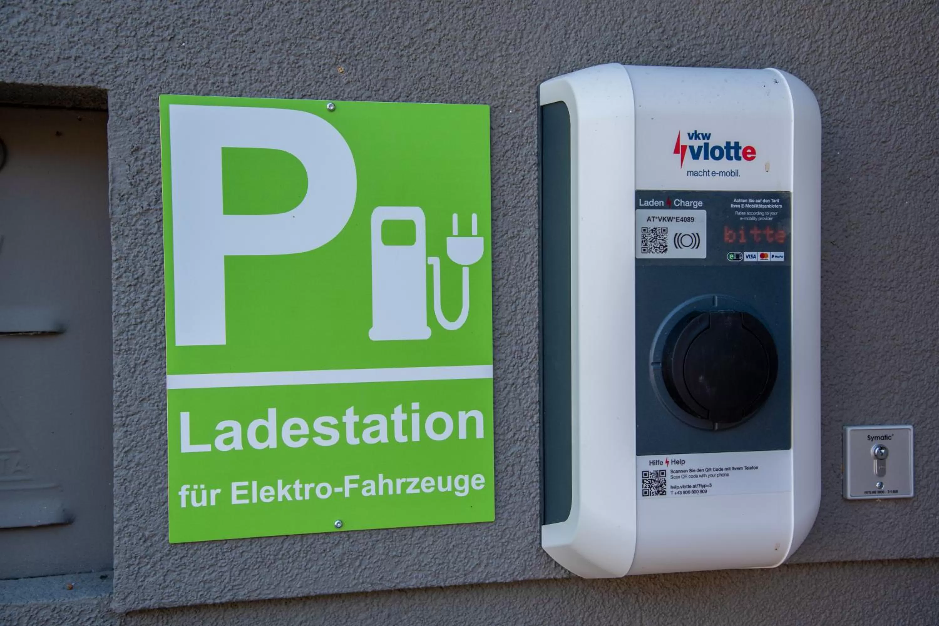 Parking in SCHÖNIS-Landhotel