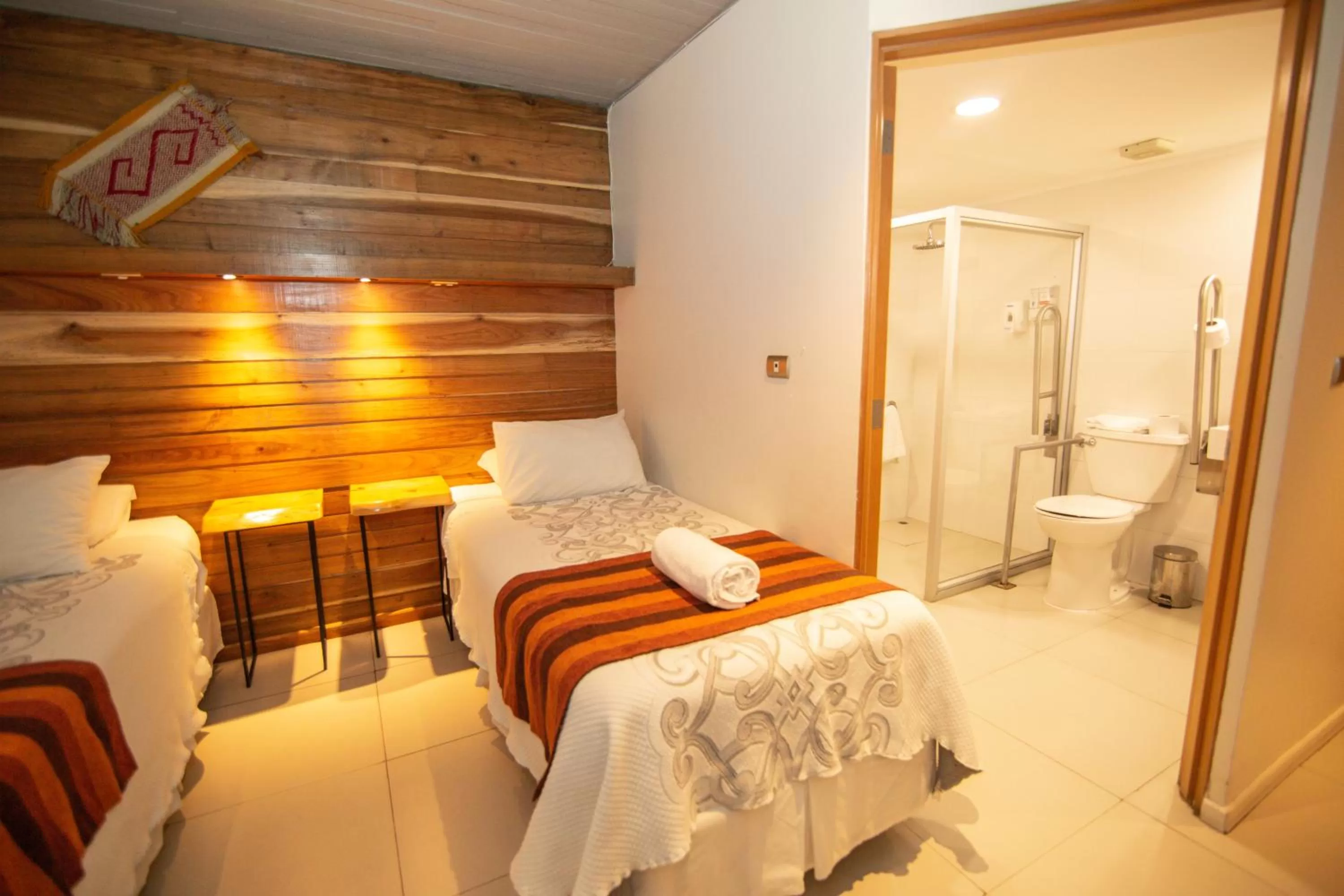 Shower, Bed in Hotel Cumbres del Sur