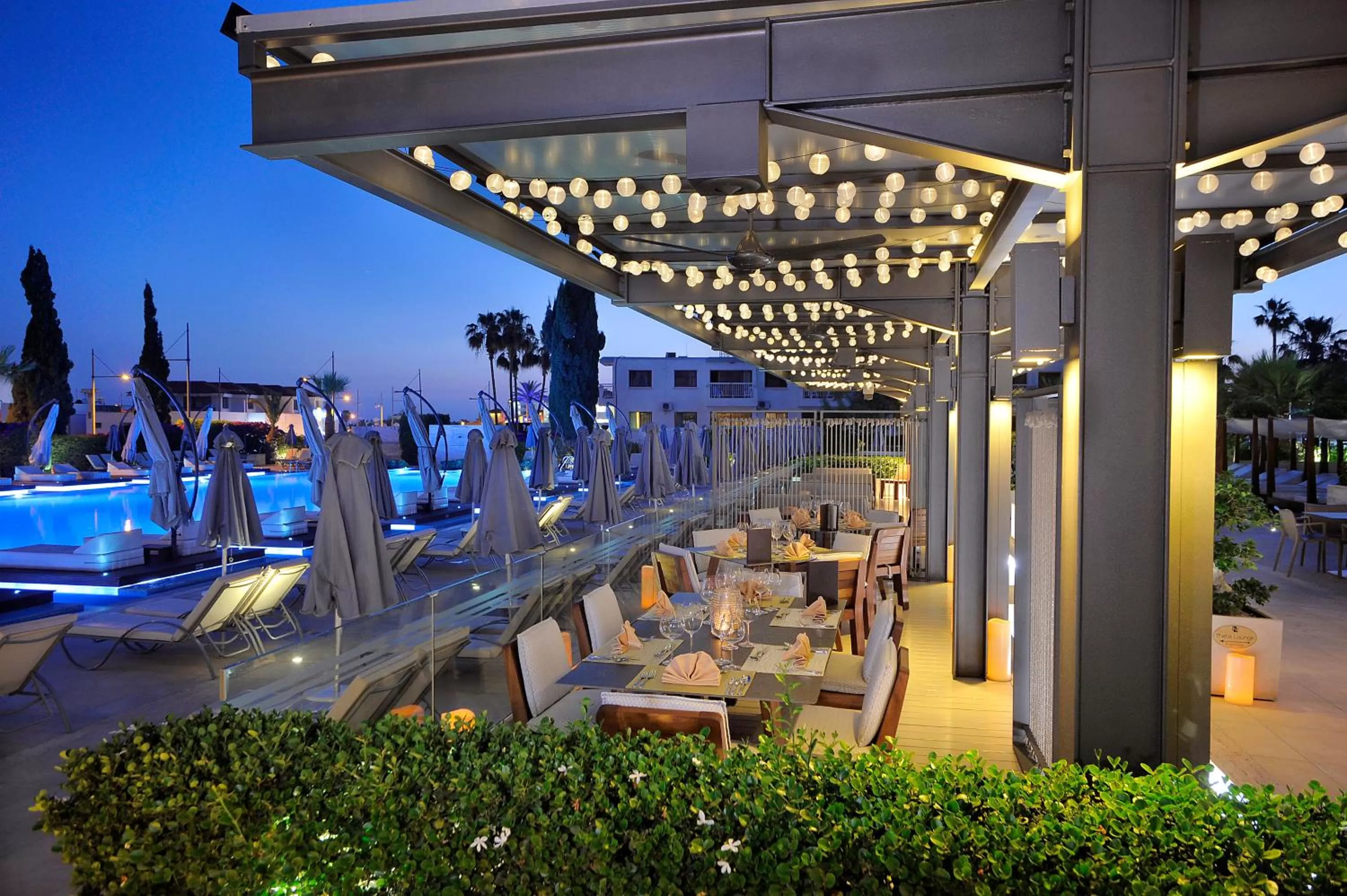 Restaurant/places to eat in Nestor Hotel