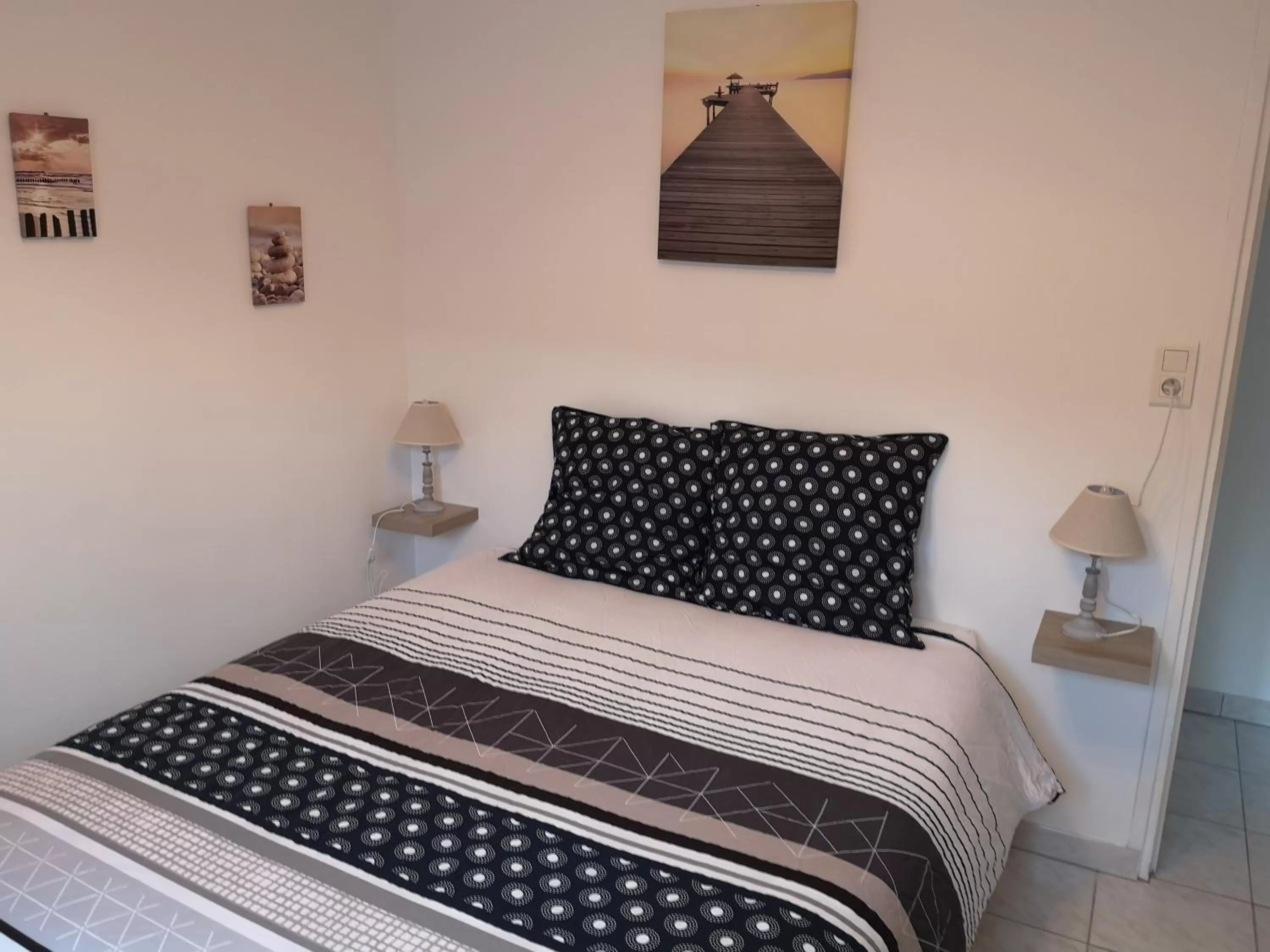 Bed in LA GOUTTE D'OR